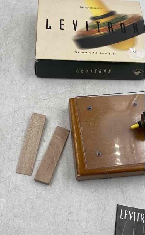 Levitron Magnetic Anti Gravity Top Physics Educational Toy With Box And Booklet