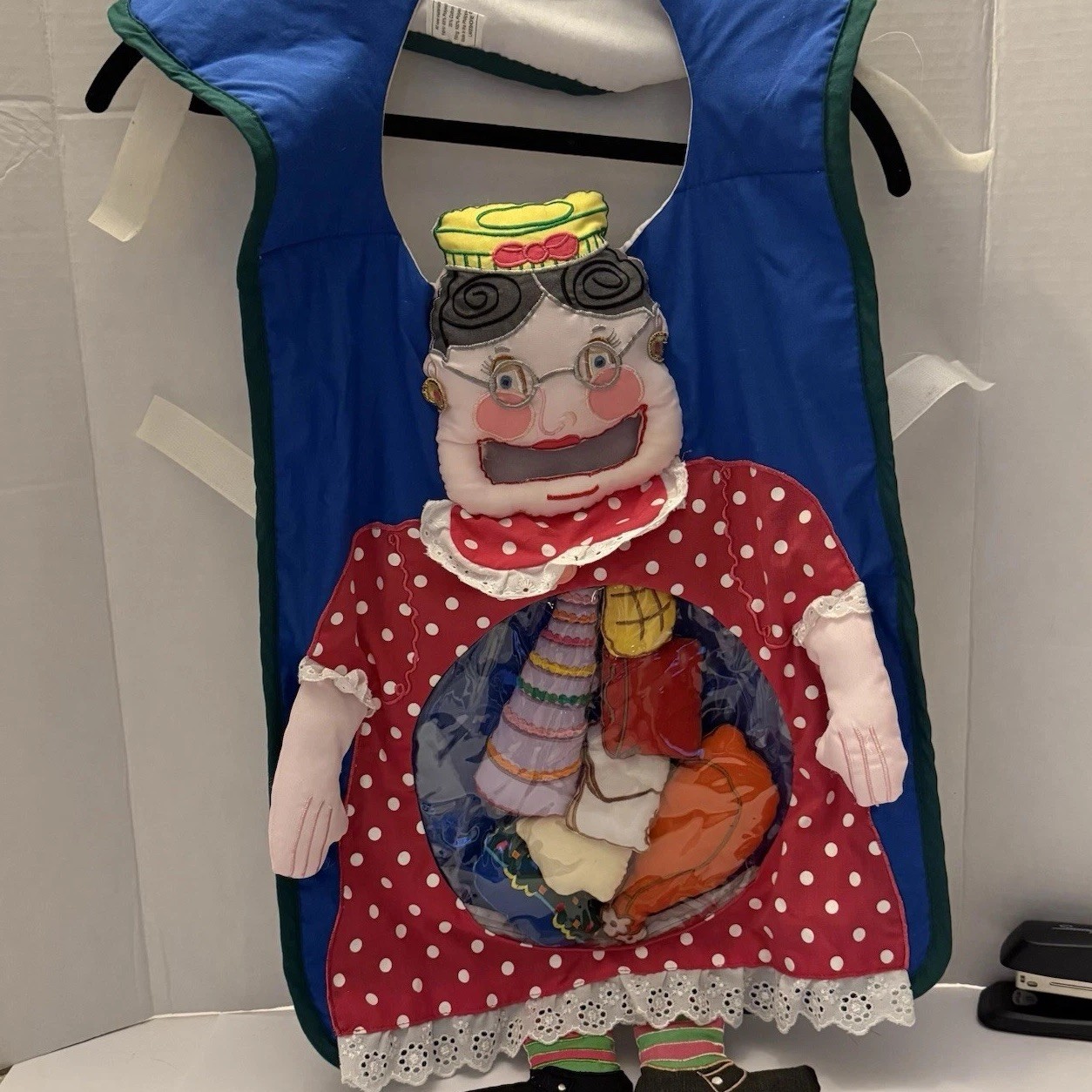 Lakeshore Storytelling Apron Plus 1 Food Kit