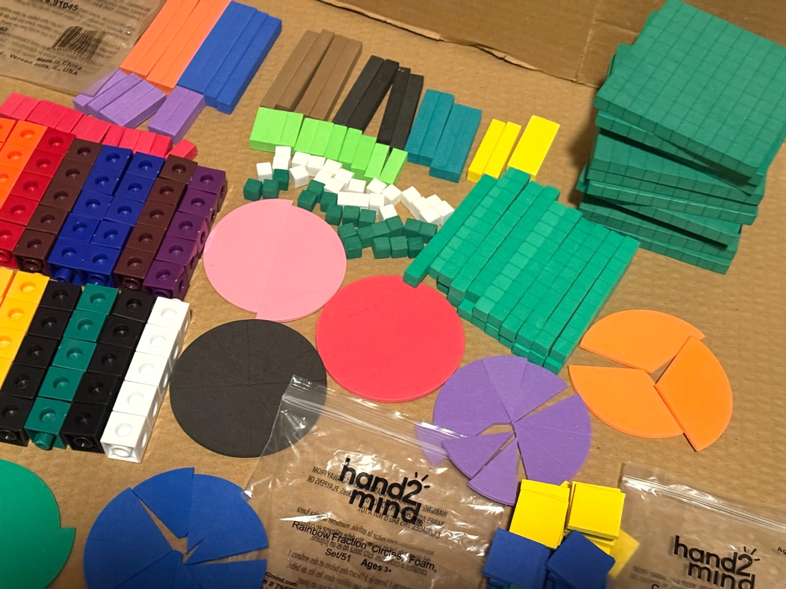 Hand 2 Mind Over 250 Math Manipulatives and Activity Guide for Grades 3 to 5