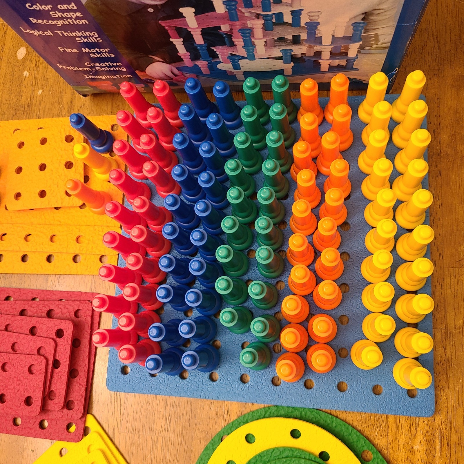 2009 Lauri Tall-Stackers Pegs Building Set