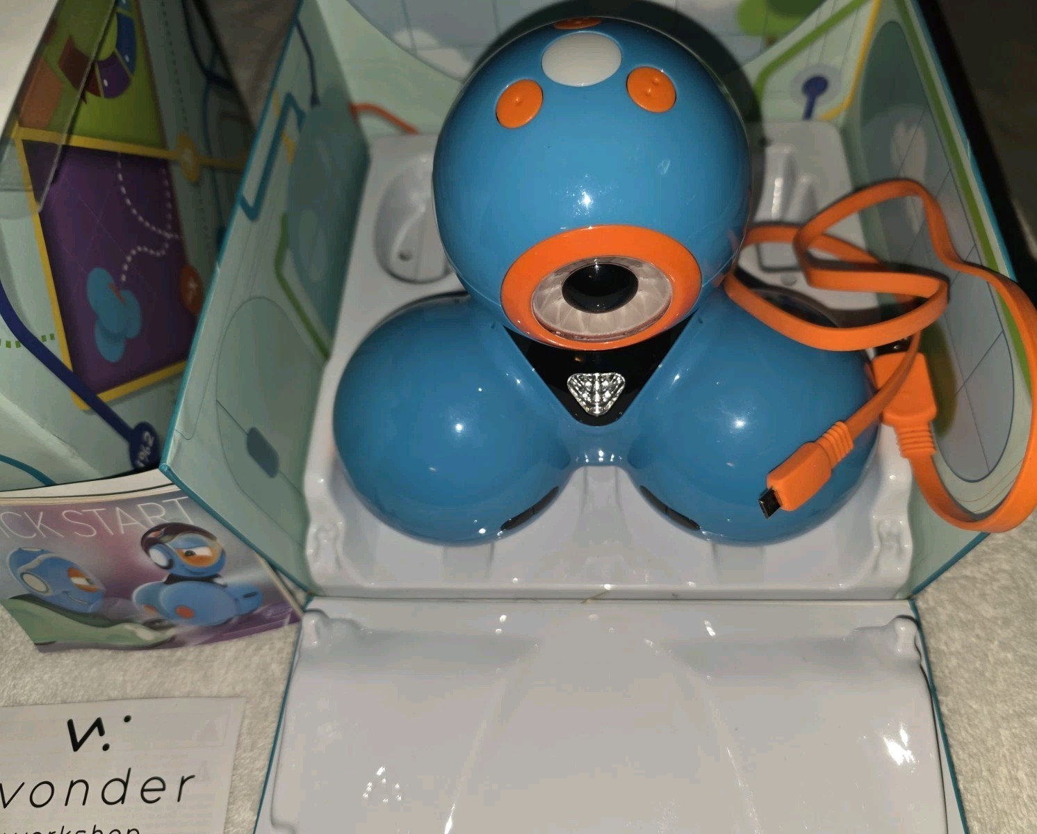 Wonder workshop Dash Coding Robot W/ USB charging cable And Box Tested Working