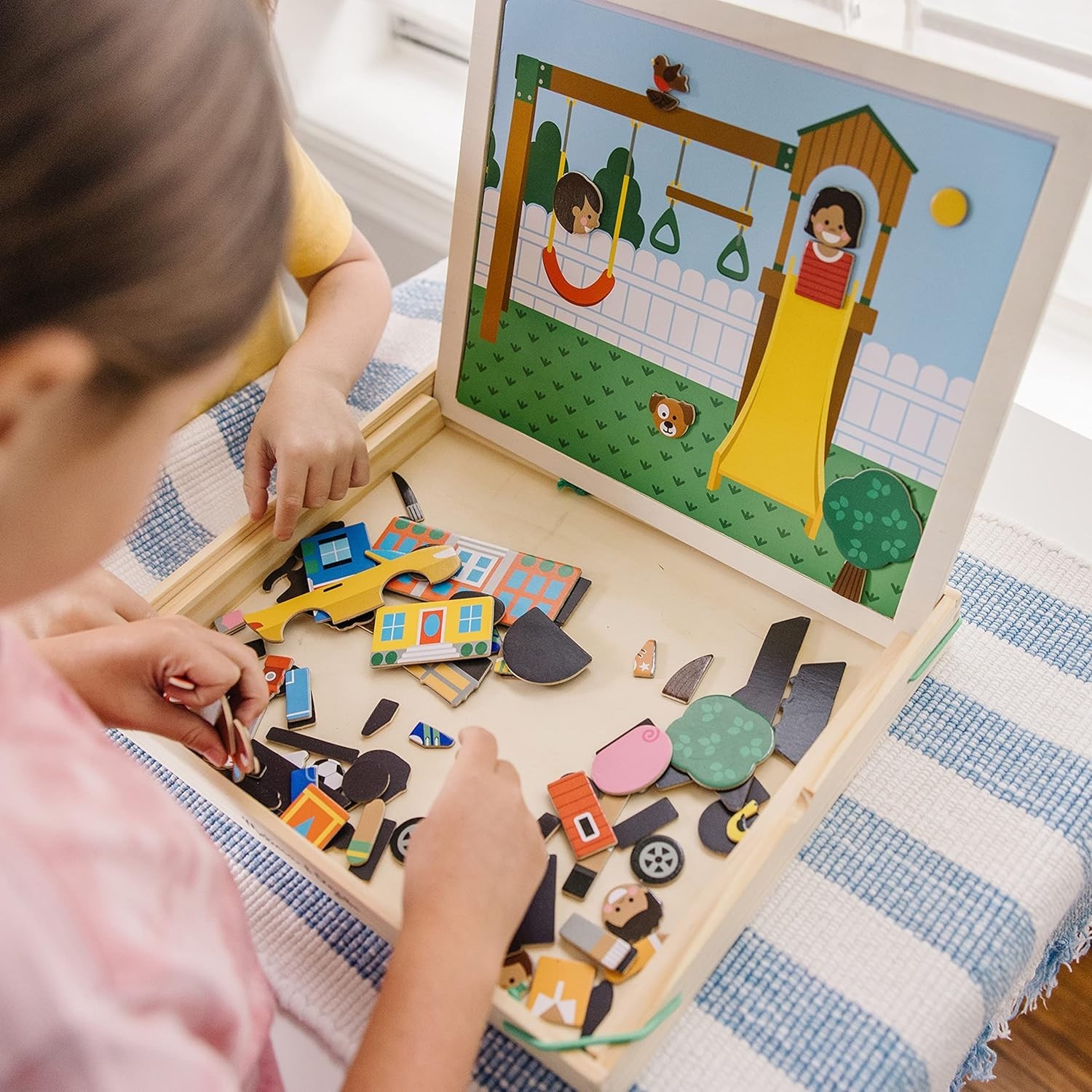 Melissa & Doug Wooden Magnetic Matching Picture Game & Book Scenes NEW
