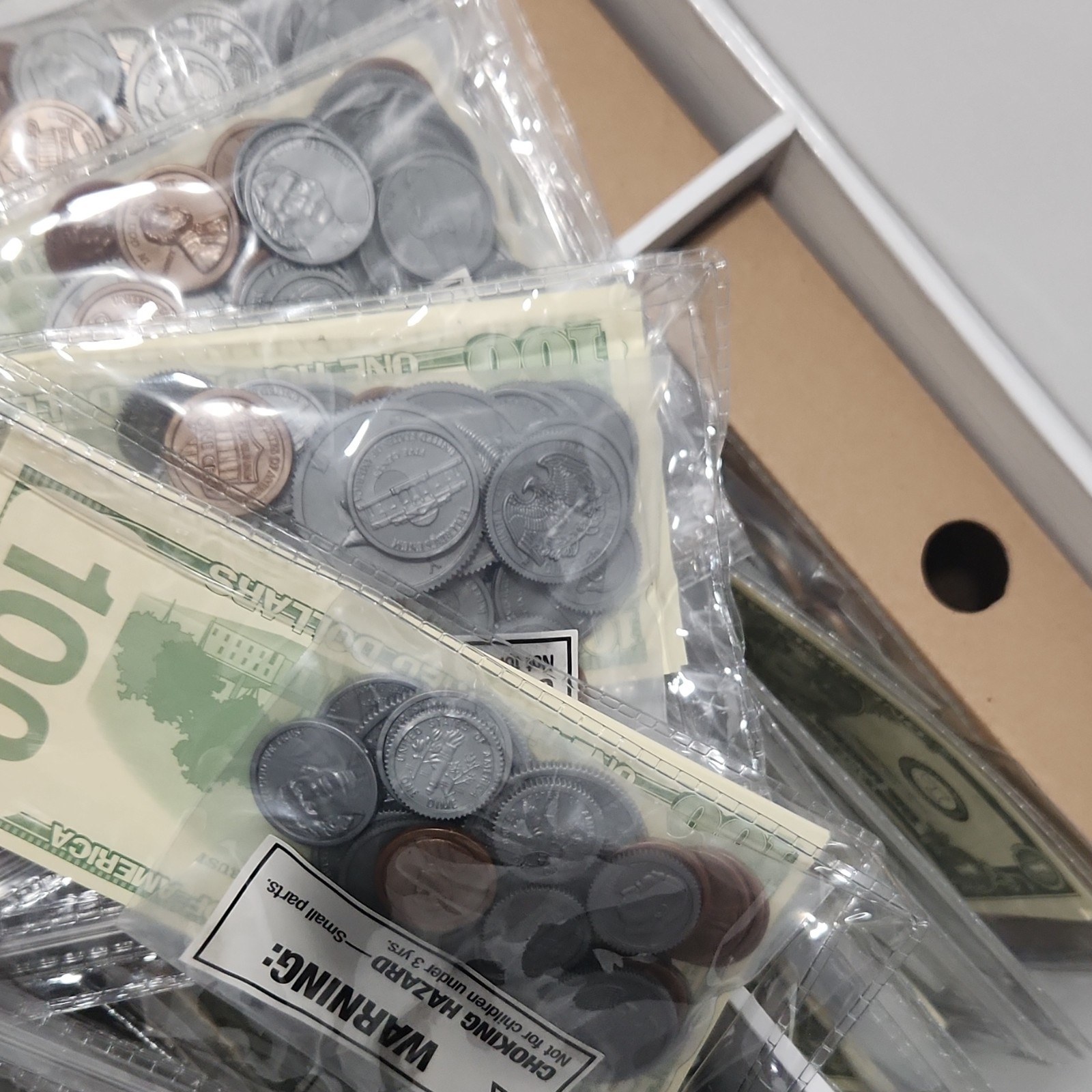 Lakeshore Money Hands-On Kit Play Money Math Set Ages 6+, Multicolor, GG901