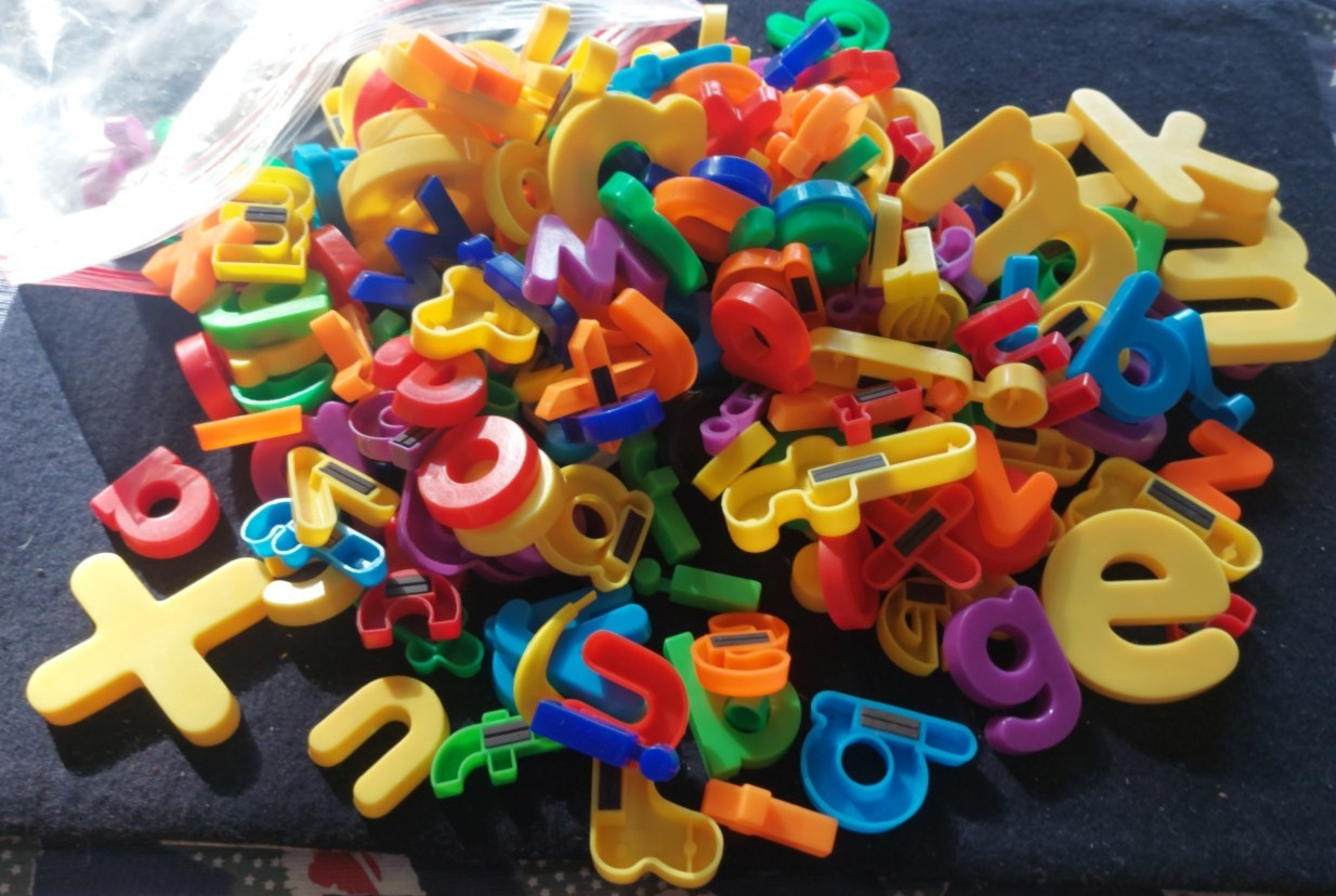 Vtg Mixed Colors Plastic Magnetic Fridge Alphabet Letters Numbers Math 180 Pc