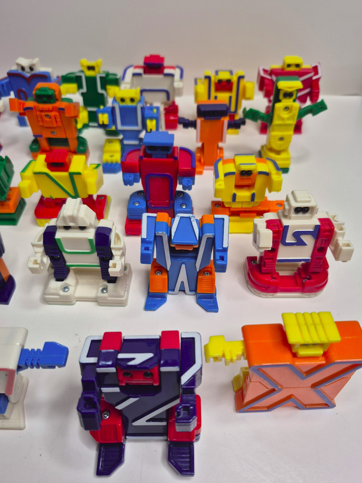 VTG 80s ALPHA BOTS Alphabet Transformers Letter Robots LOT OF 25 Preschool no V