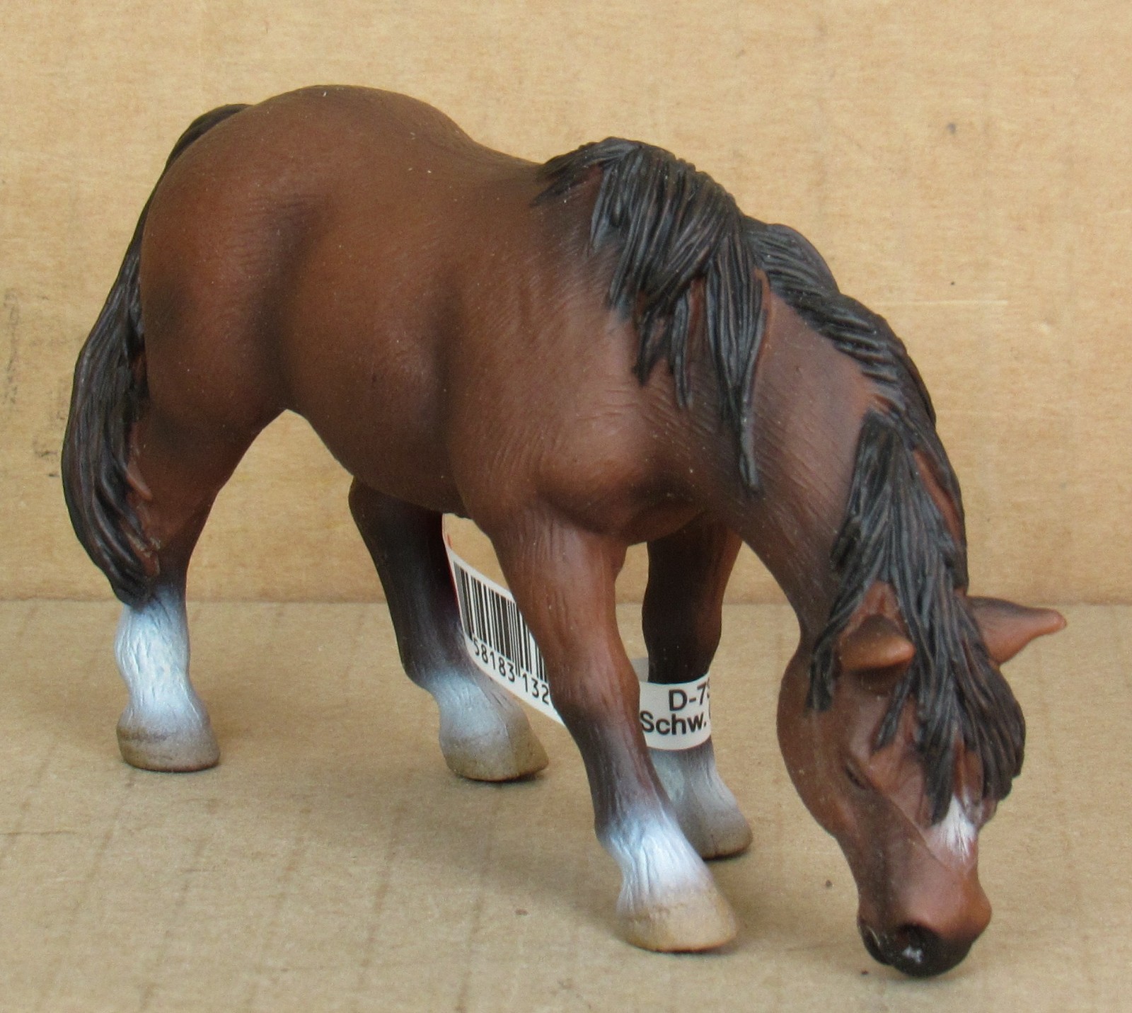 Schleich 13299 Bay riding Pony Mare, Grazing *Retired/Farm Life/NWT* RARE