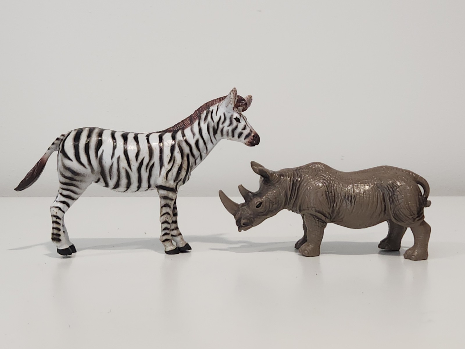 Lot of 8 Safari LTD Jungle Animals Toys Figures Giraffe Zebra Cheetah Rhino Vtg