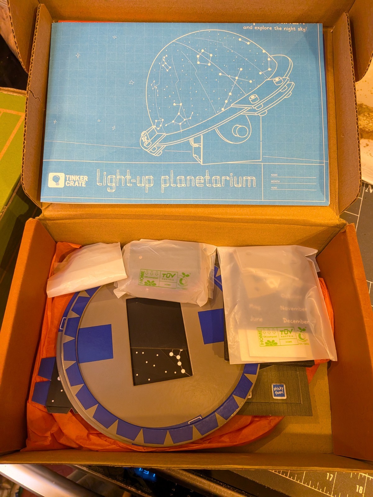 KiwiCo Tinker Crate Make Your Own LIGHT-UP PLANETARIUM Stem Kit New Star 9-14