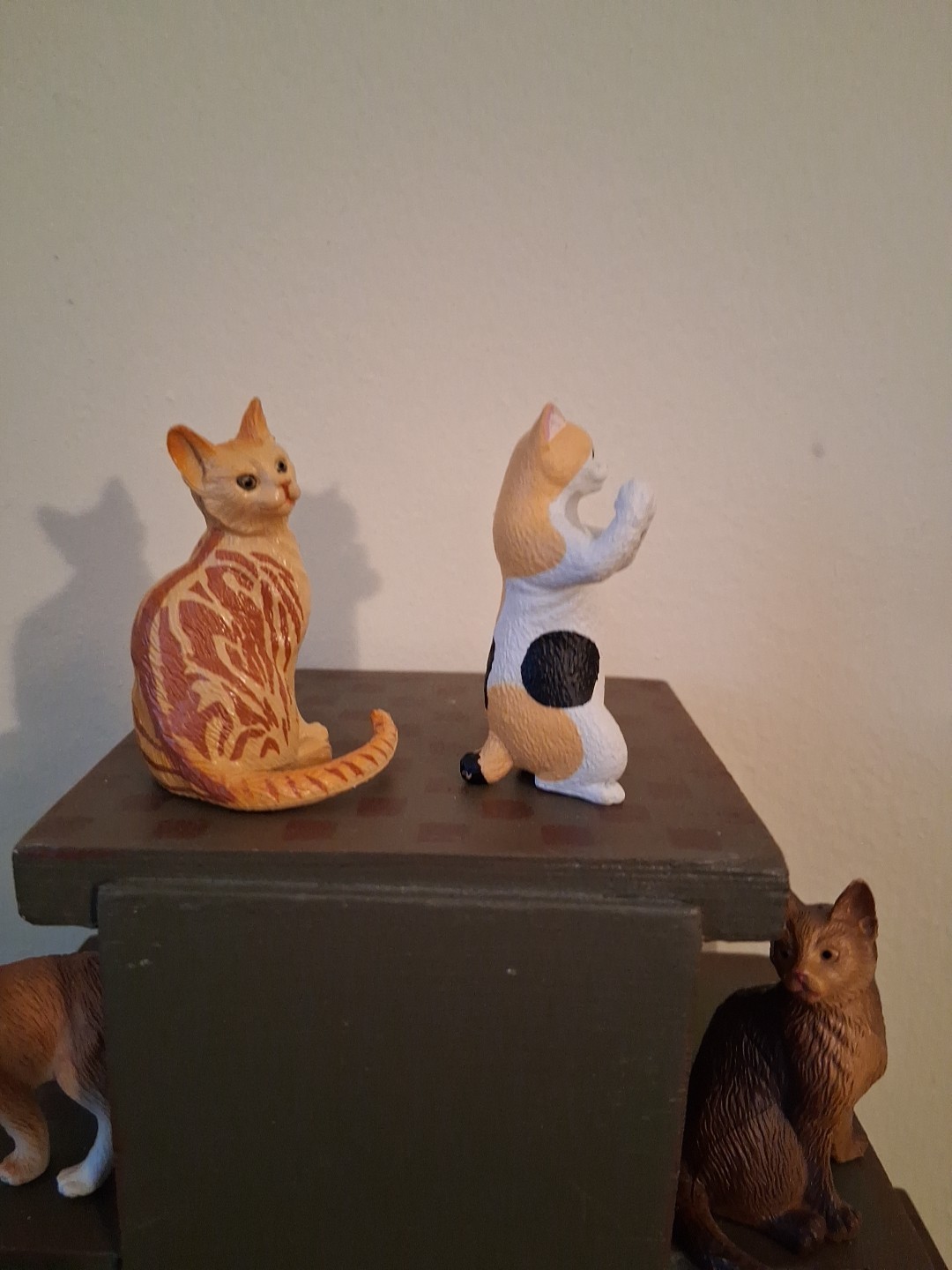 Miniature 7 Cats Figure Lot of Hard Plastic. 2 “
