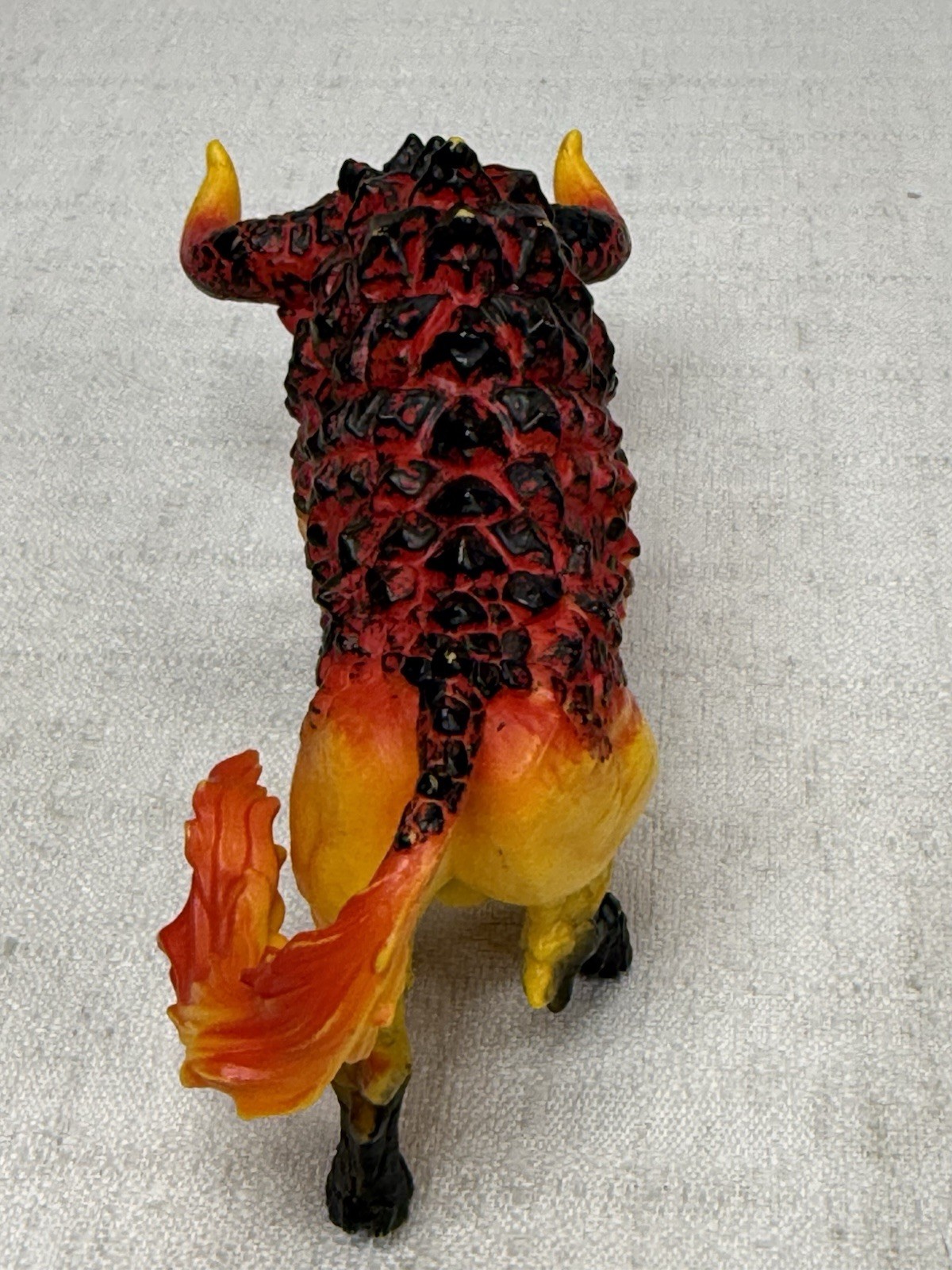 Schleich Eldrador Fire Bull Lava Creature Lifelike Realistic Animal Figure 2018
