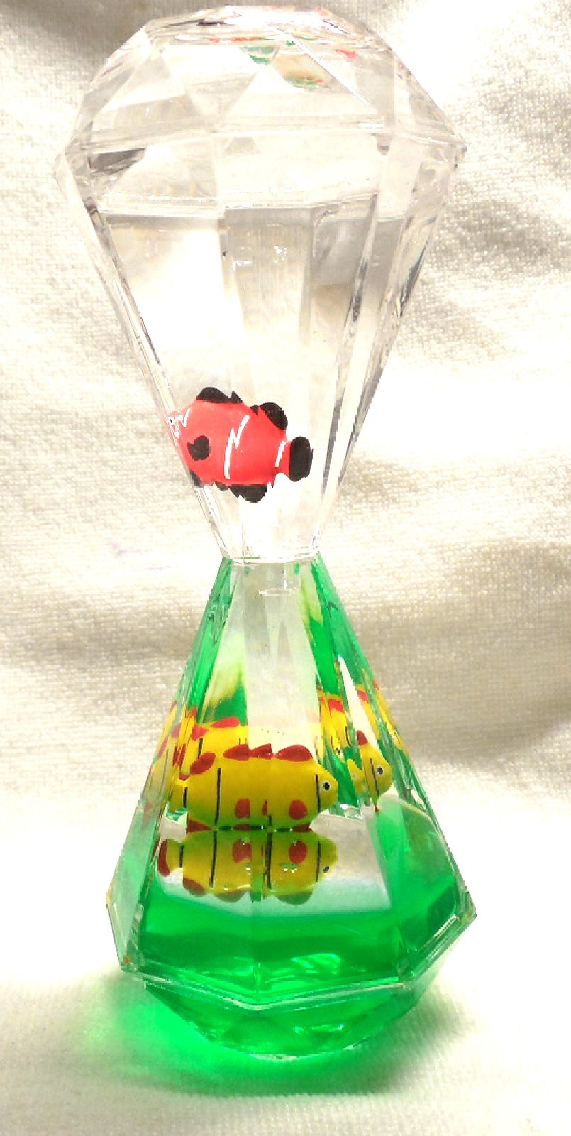 New YUE Action MOTION Liquid Floating Fish Timer Diamond Shaped Autism Calming