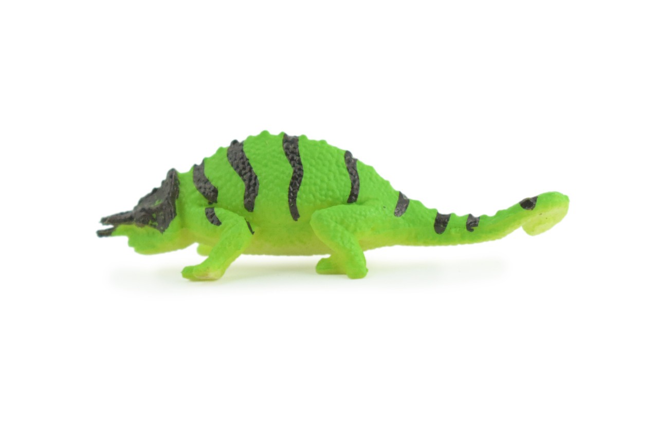 Toy Horned Chameleon Lizard, Realistic Hand Painted Rubber, 2.5″ WR47 B197