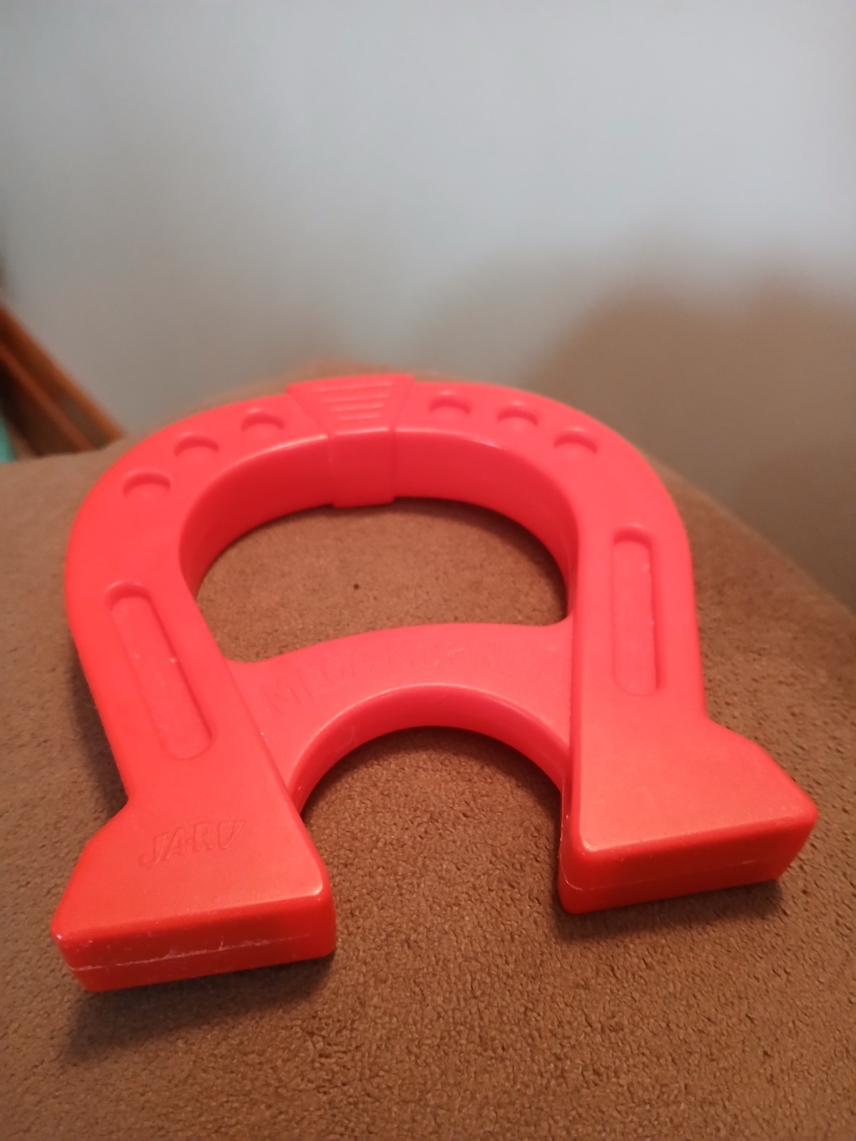 JA-RU Mega Magnet Toy 2.5″ Inches Res Horseshoe Handle
