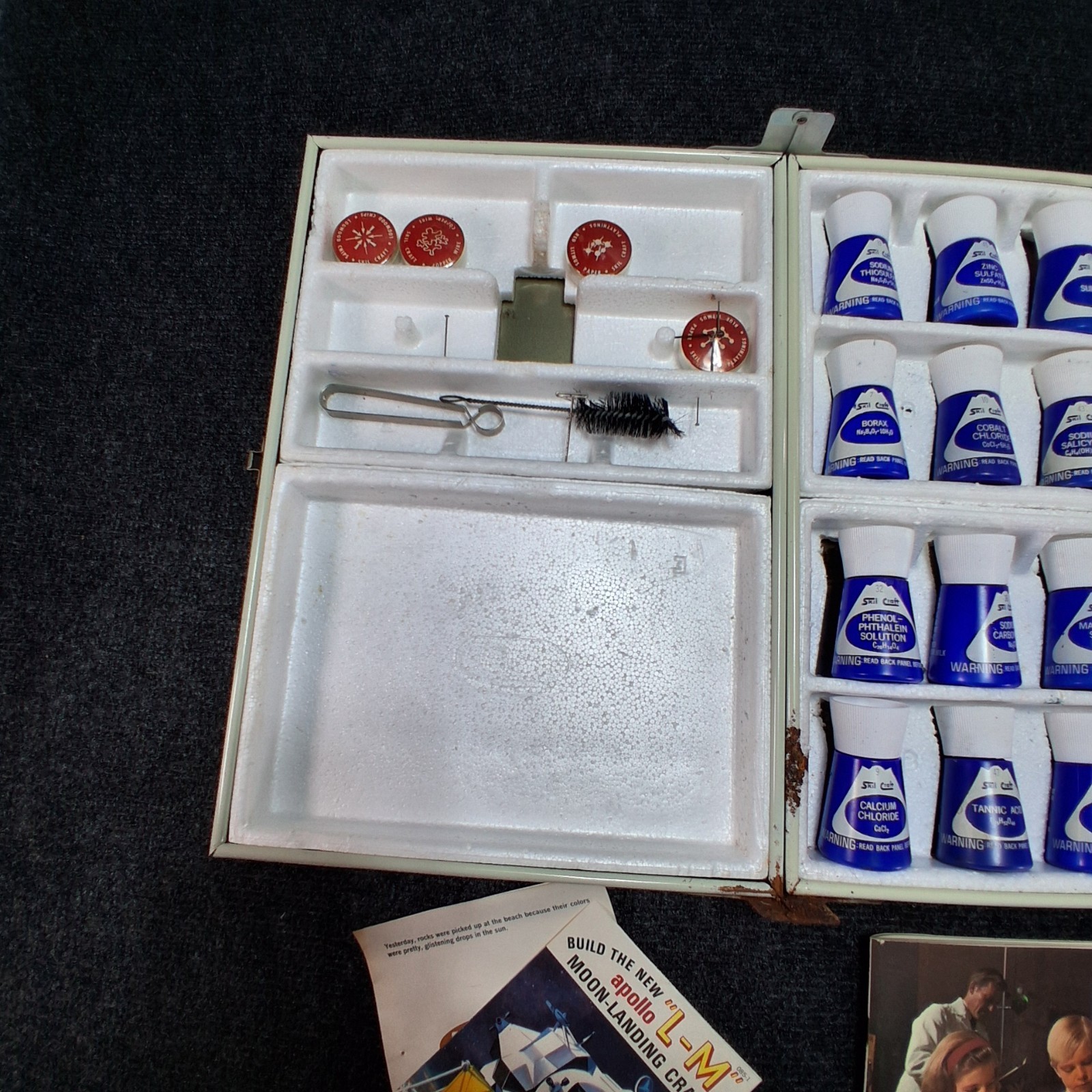 Vintage 1960s Skilcraft Senior Chemistry Lab No. 506 – Metal Case & Manual