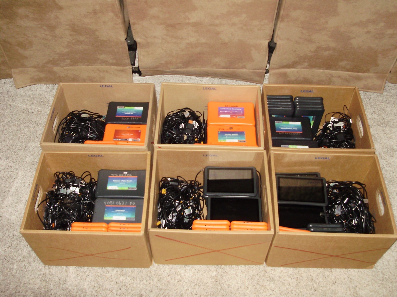 177ea- PLAYAWAY/ LaunchPad Childrens Pre Loaded Educational/Learning Tablets