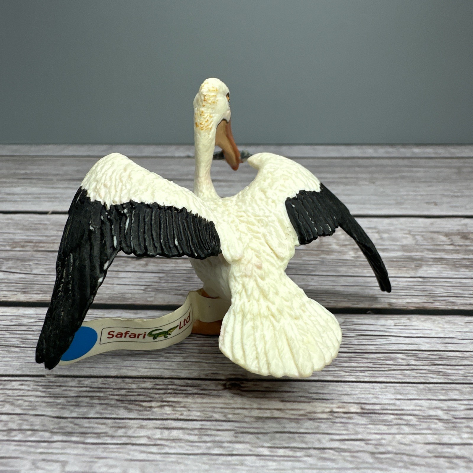 Safari Ltd PELICAN w/FISH Bird Figure 2004 Retired