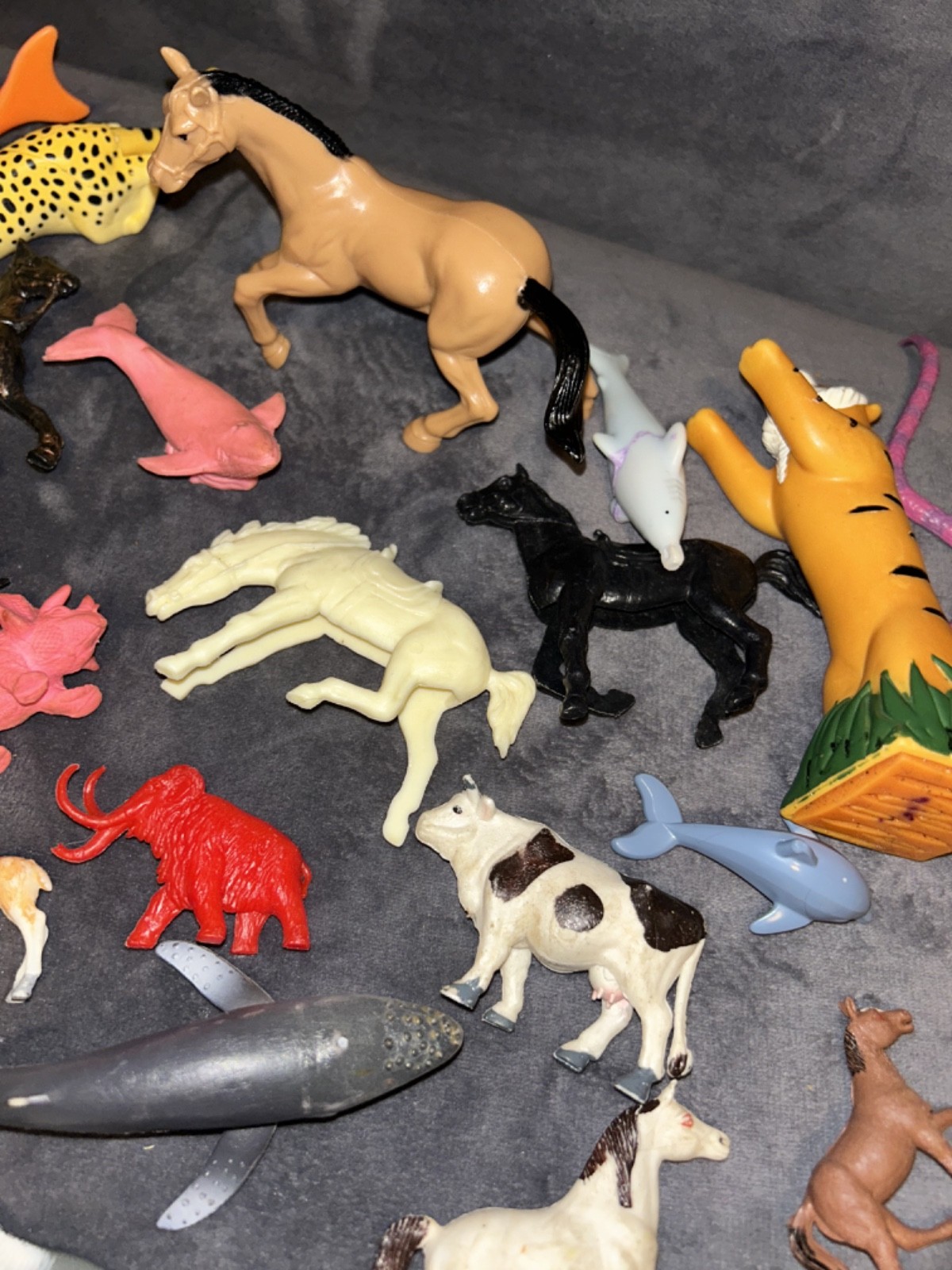 HUGE Mixed Lot Safari K&M Wildlife Sea Creatures Vintage & New Figures Toys LOOK