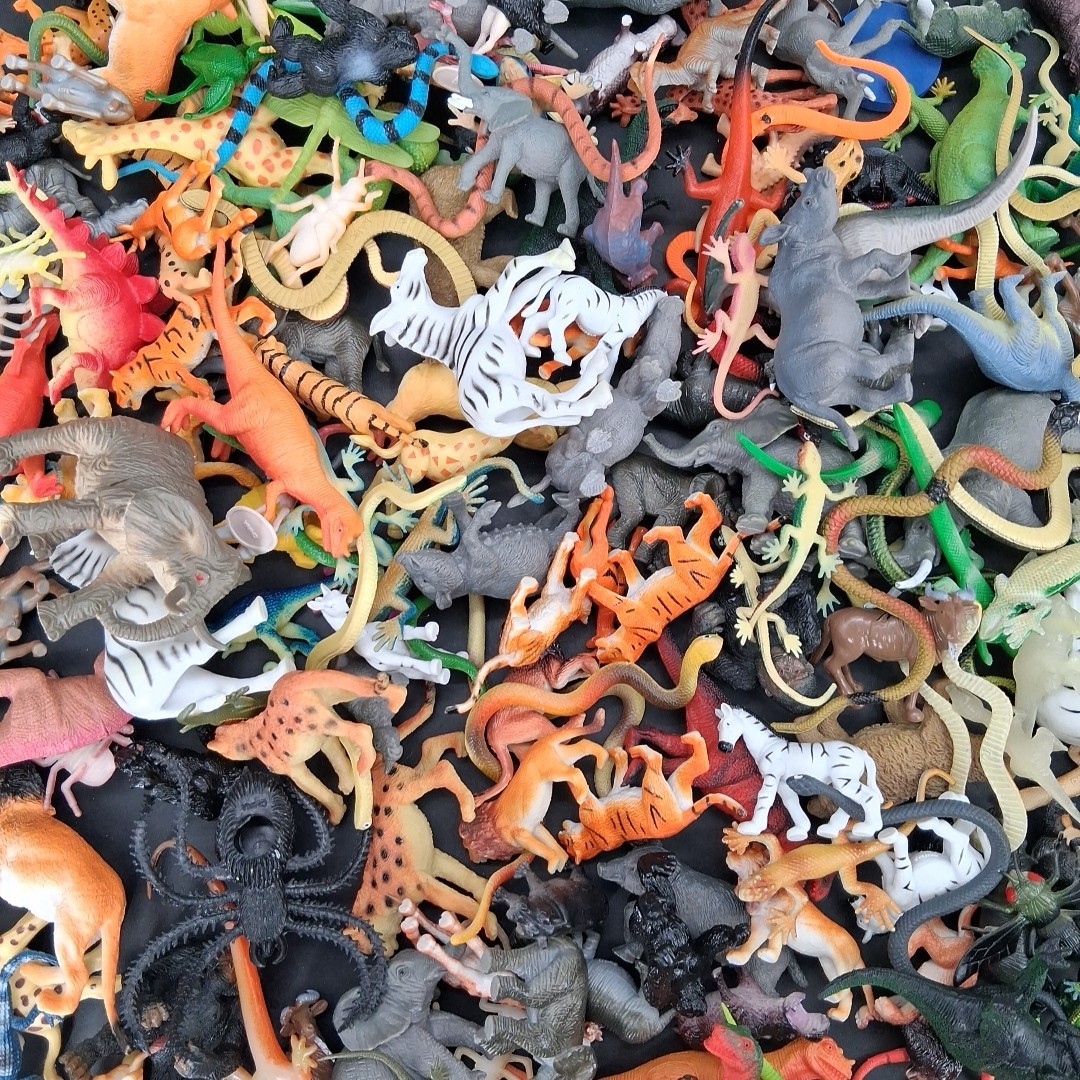 Vintage 236pc Lot Plastic Rubber Wild Animals Dinos Reptiles Bugs Safari & More