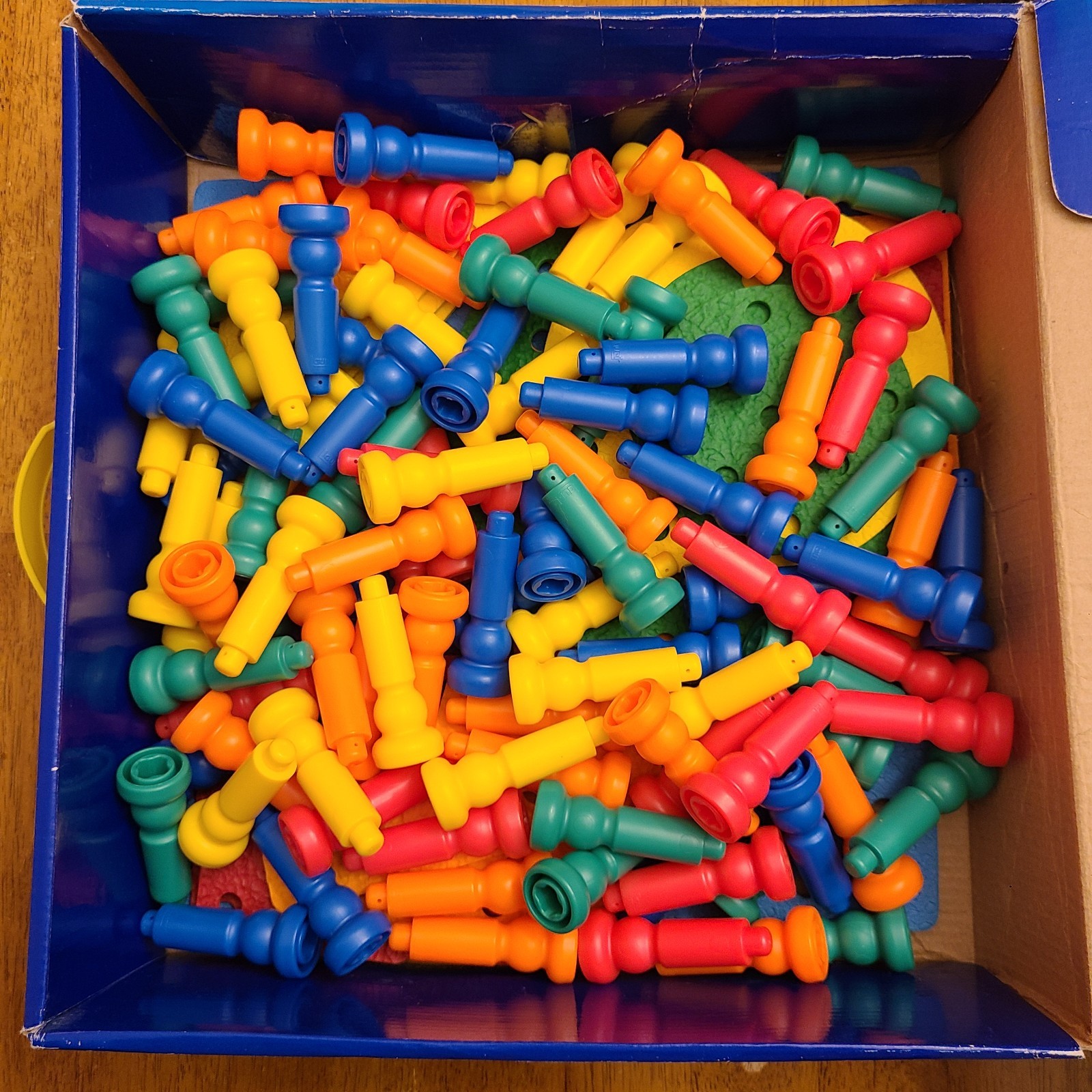 2009 Lauri Tall-Stackers Pegs Building Set