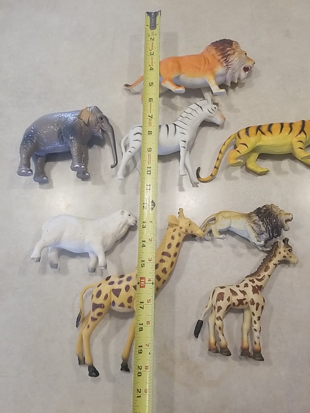 Large Lakeshore Safari Animals Mixed Lot Of 8 Lions Tigers Giraffe 8 in