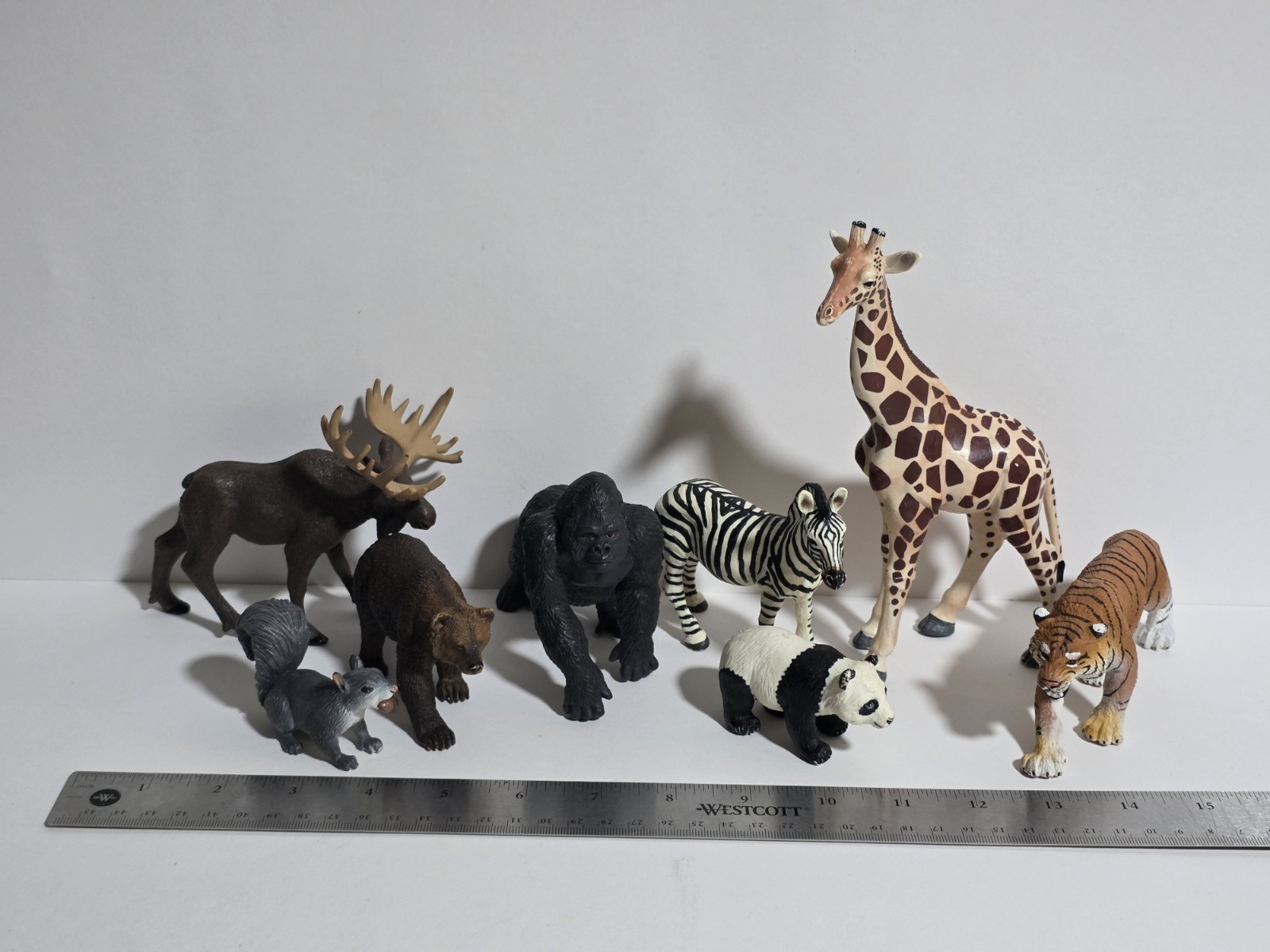 Safari Ltd. Mixed Lot Of 8 Realistic Animal Figures Tiger Zebra Gorilla Giraffe