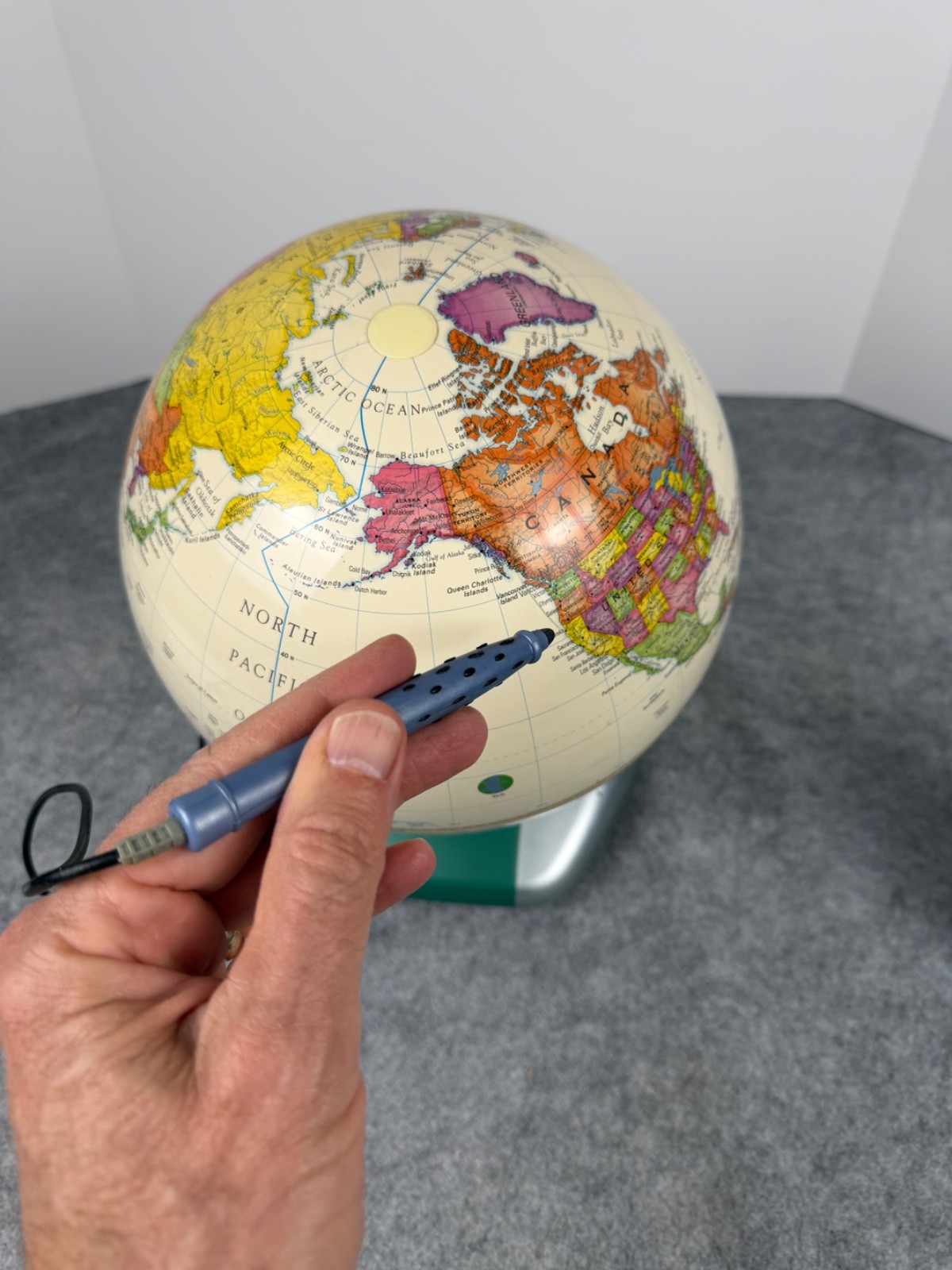 Leap Frog Interactive Talking Smart Globe Eureka Challenge Geography Game Works