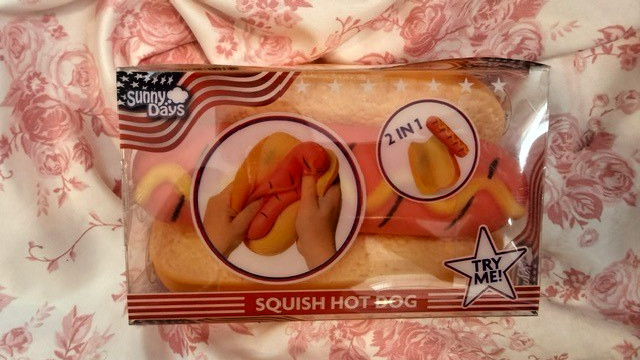 Viral🔥🌭Sunny Days Squeeezy Squish Hot Dog – 2 in 1 – Squishy Toy🌭