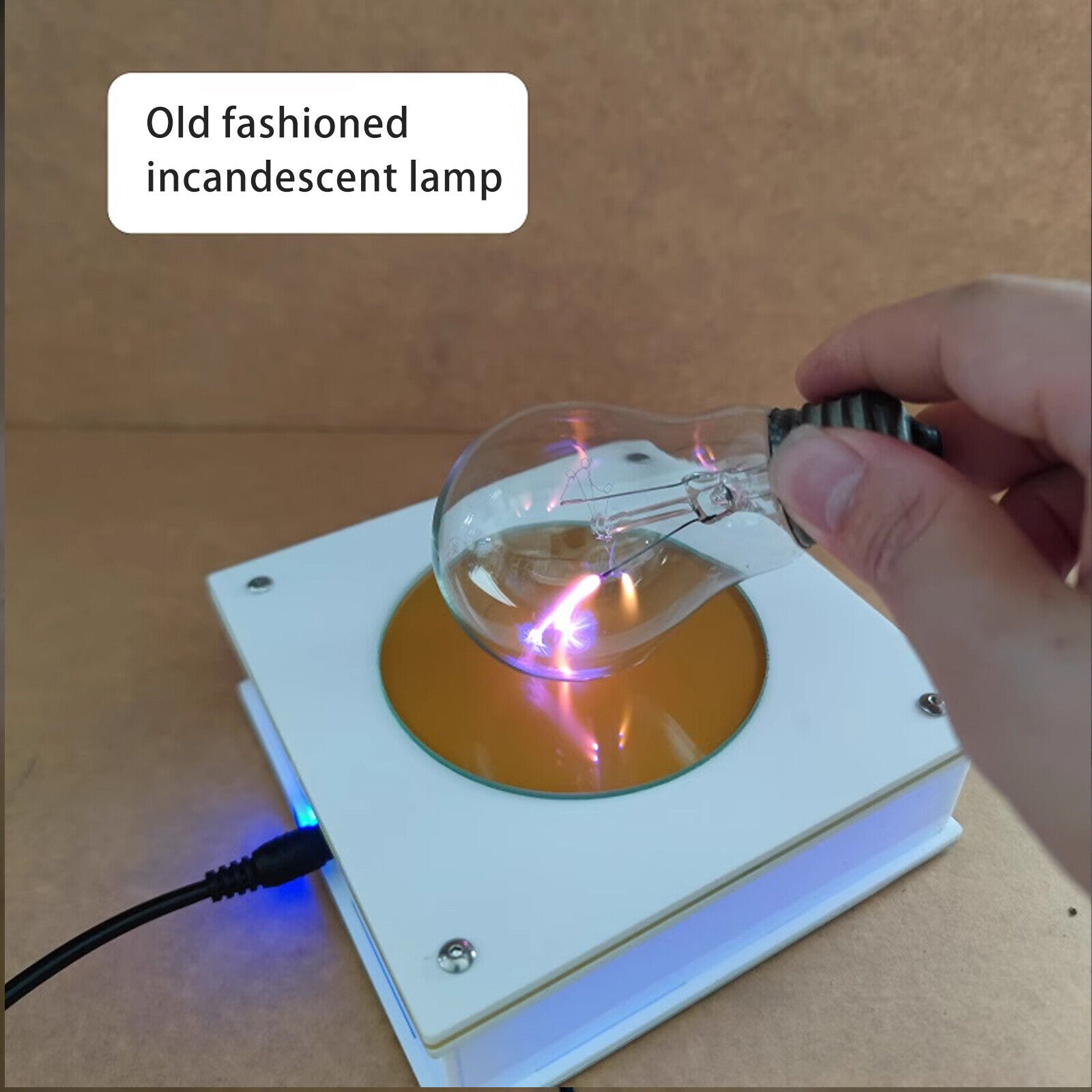 Flat powerful tesla coil and compact for gas-discharge tubes and bulbs 110V/220V