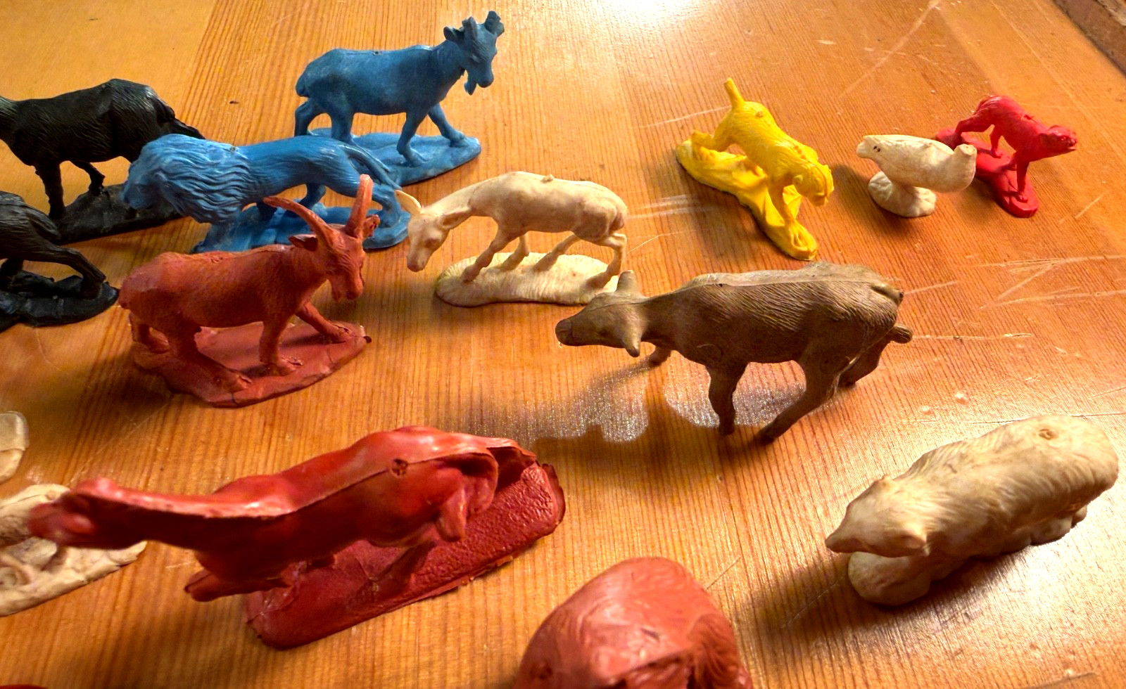 AUBURN RUBBER COMPANY ANIMAL LOT OF TWENTY NINE ANIMALS WILD FARM DOMESTIC HUGE