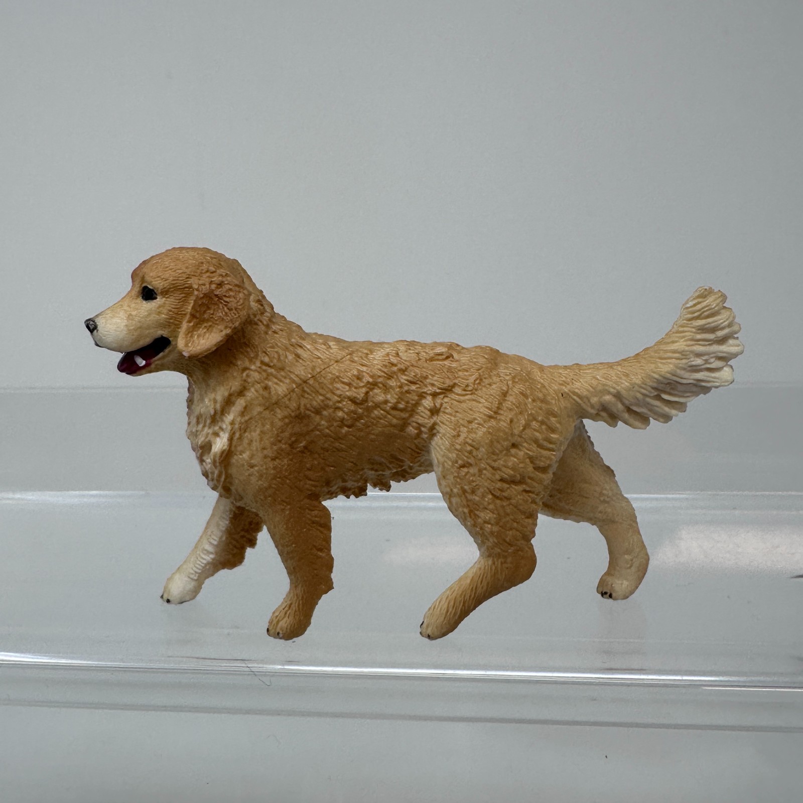 Schleich Golden Retreiver Figure Adult Dog Animal Toy Pet Figurine 3″ 2013