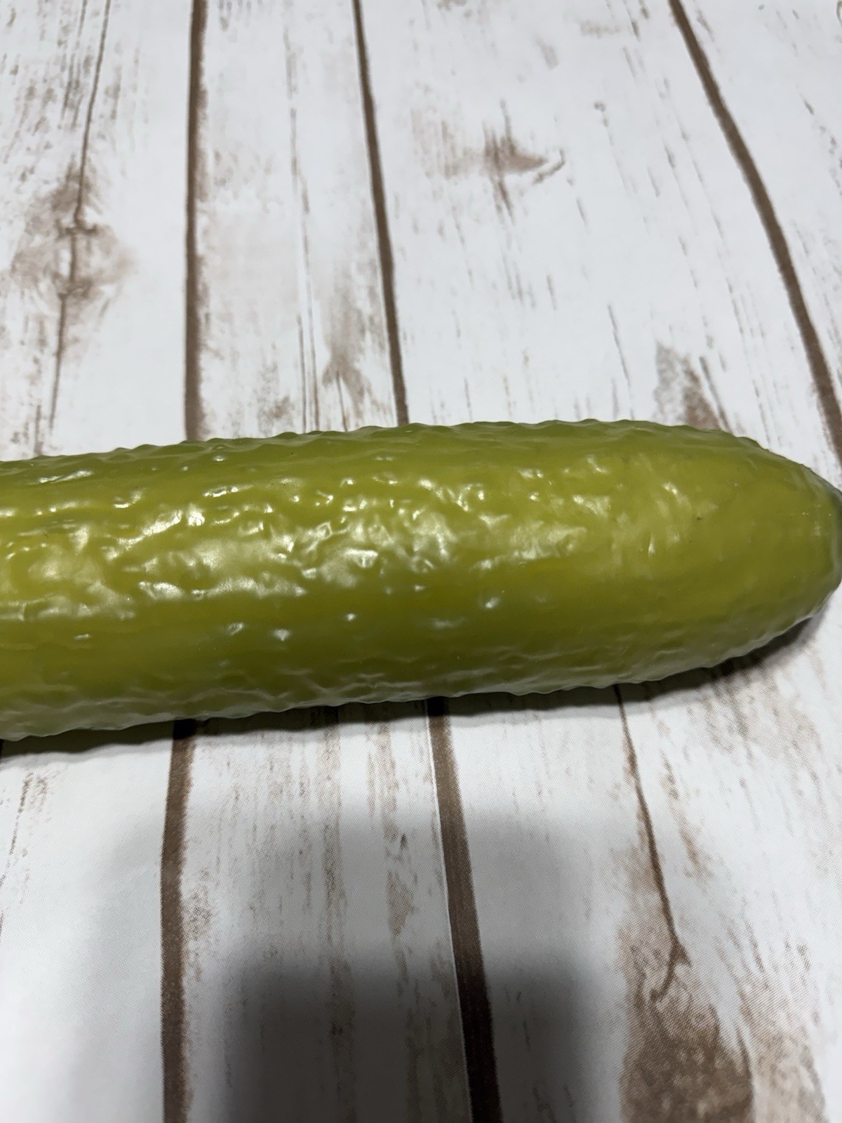Toy Mendous Squeezy Pickle Giant XL Sensory Squishy Stress Toy Fidget NEW Viral