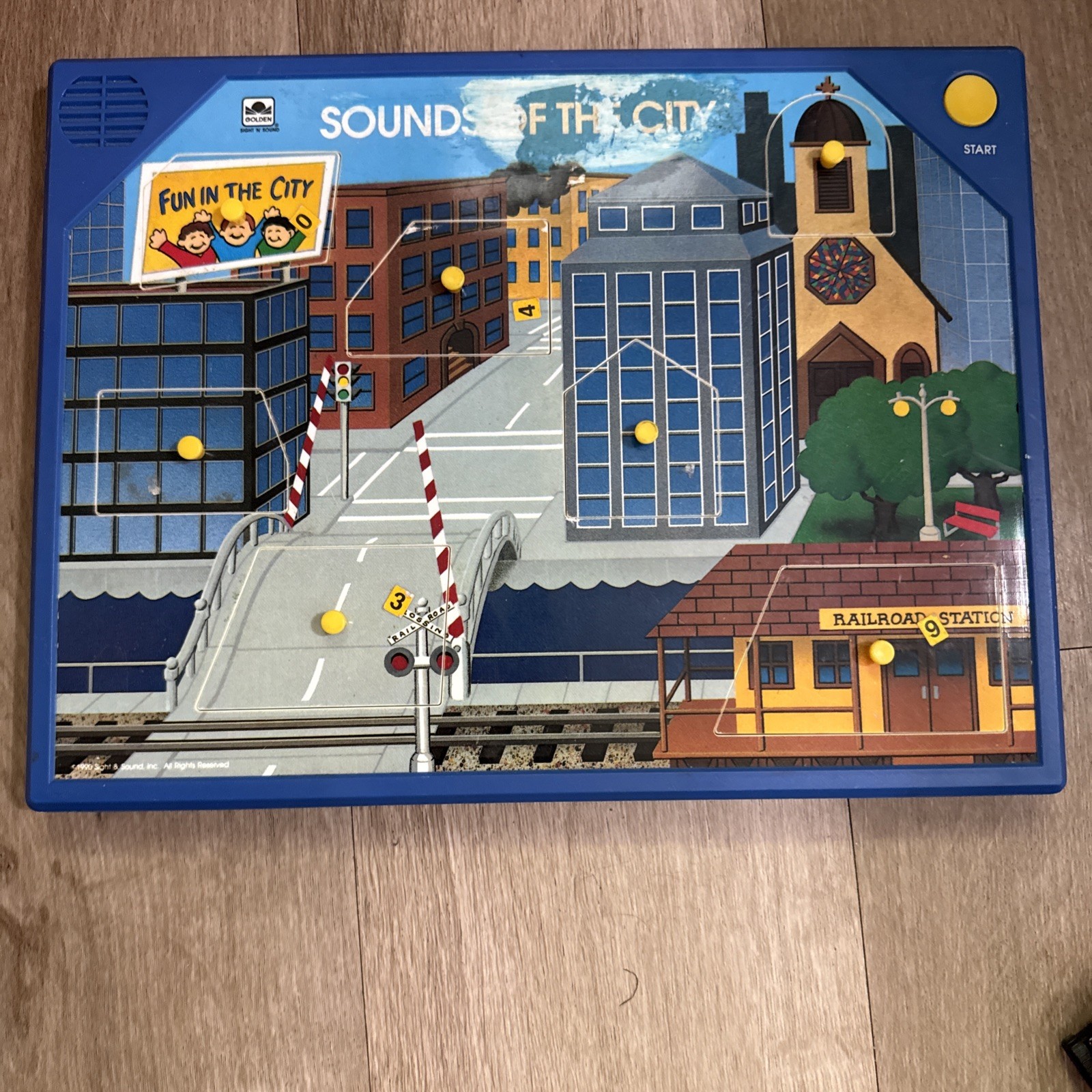 GOLDEN SIGHT ‘N SOUND 1990 TALKING TOY SOUNDS OF THE CITY HTF WORKS