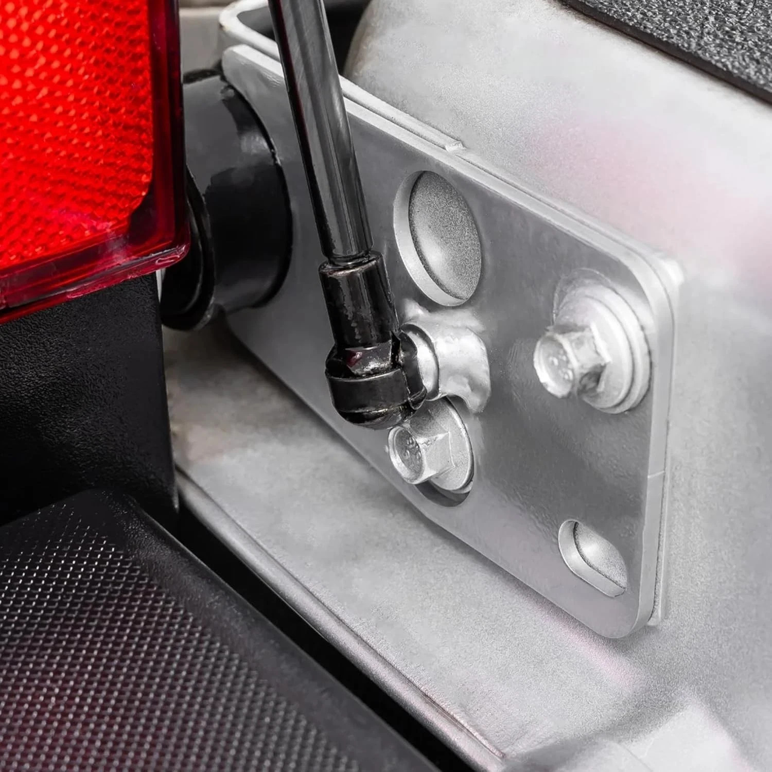 Rough Country Tailgate Assist for Ford F-150/F-250/F-350 Super Duty Truck