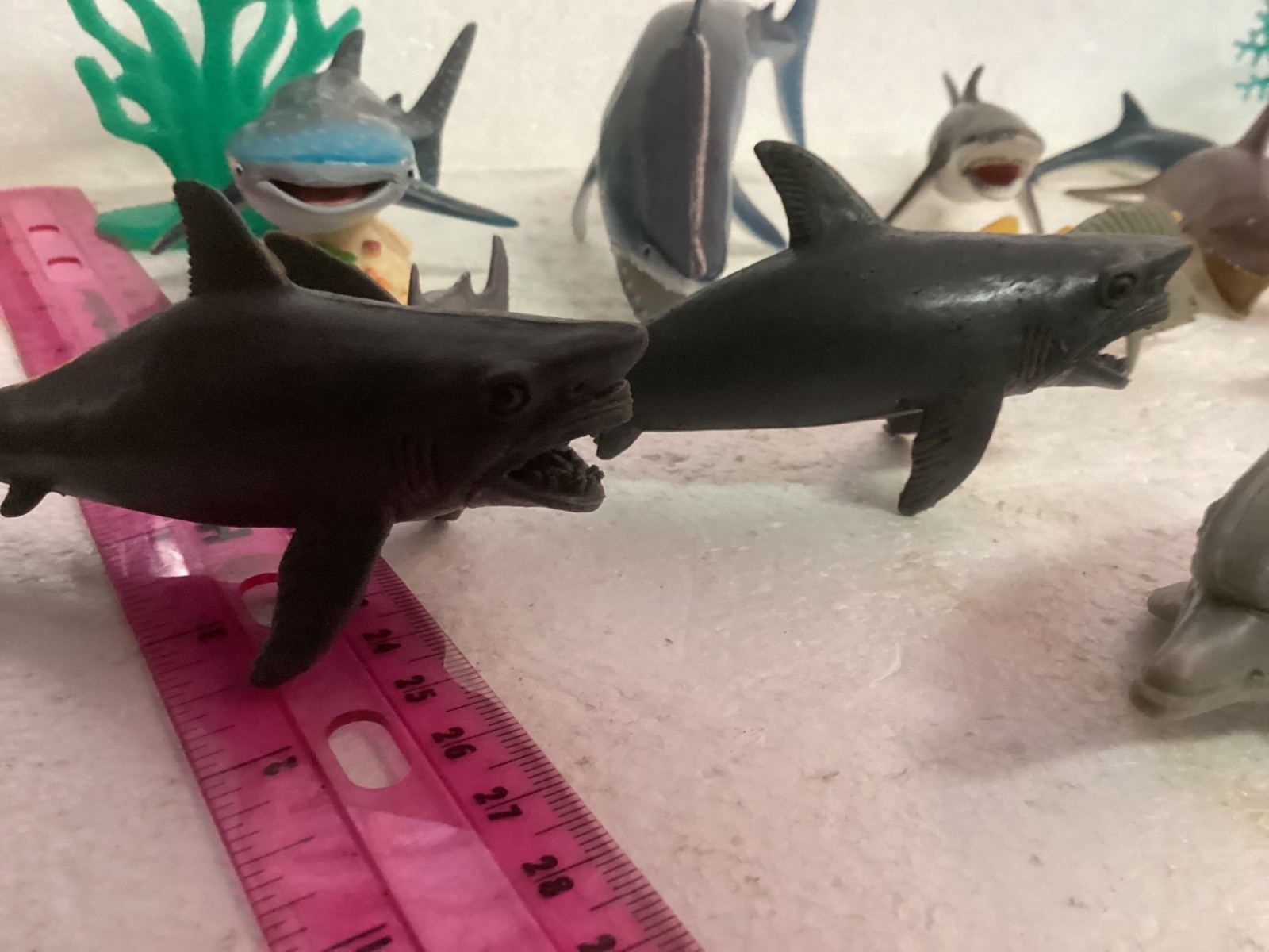 Mixed Lot 27 OCEAN SEA CREATURES Plastic Animals Toy Figures.