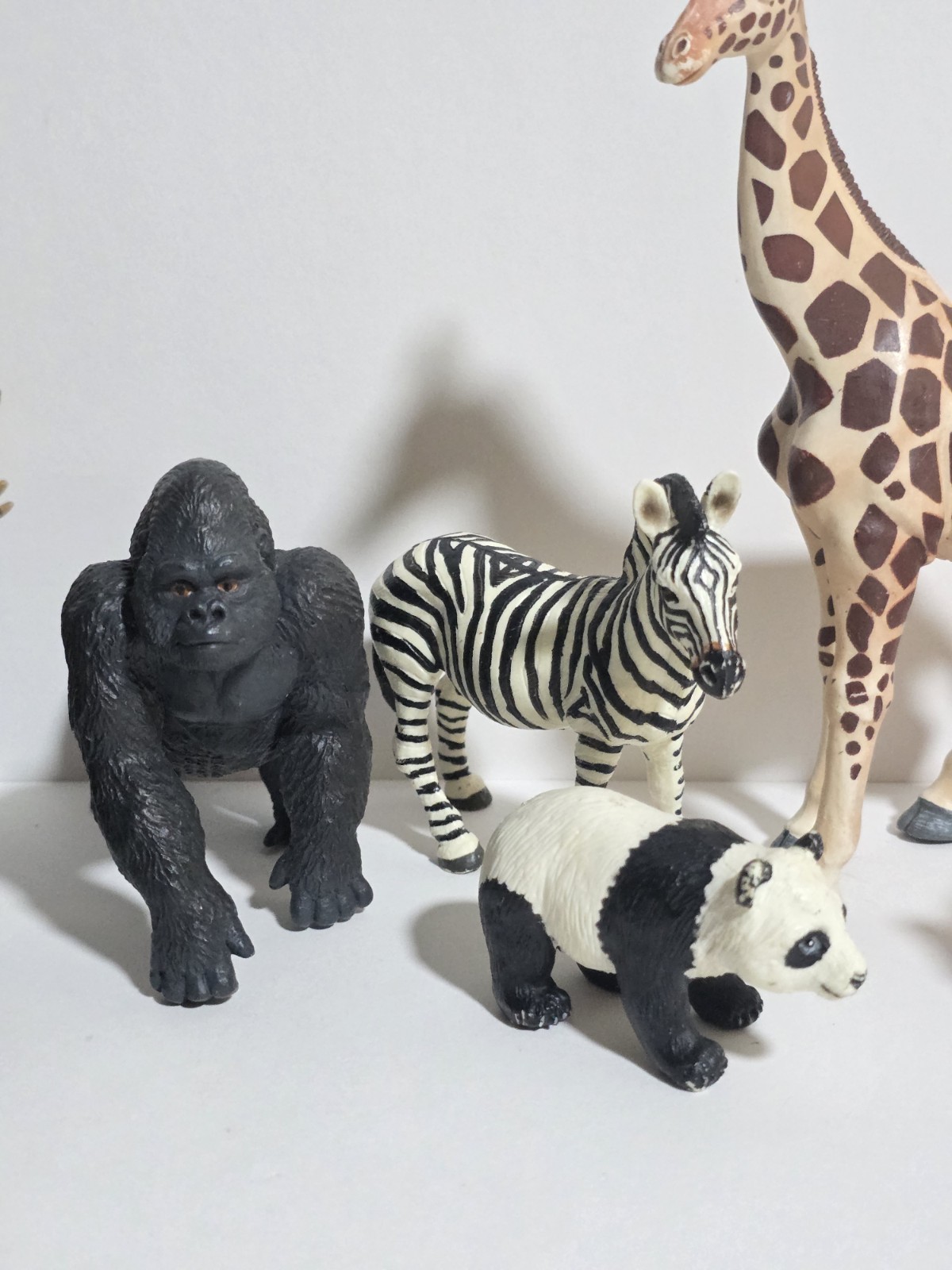 Safari Ltd. Mixed Lot Of 8 Realistic Animal Figures Tiger Zebra Gorilla Giraffe
