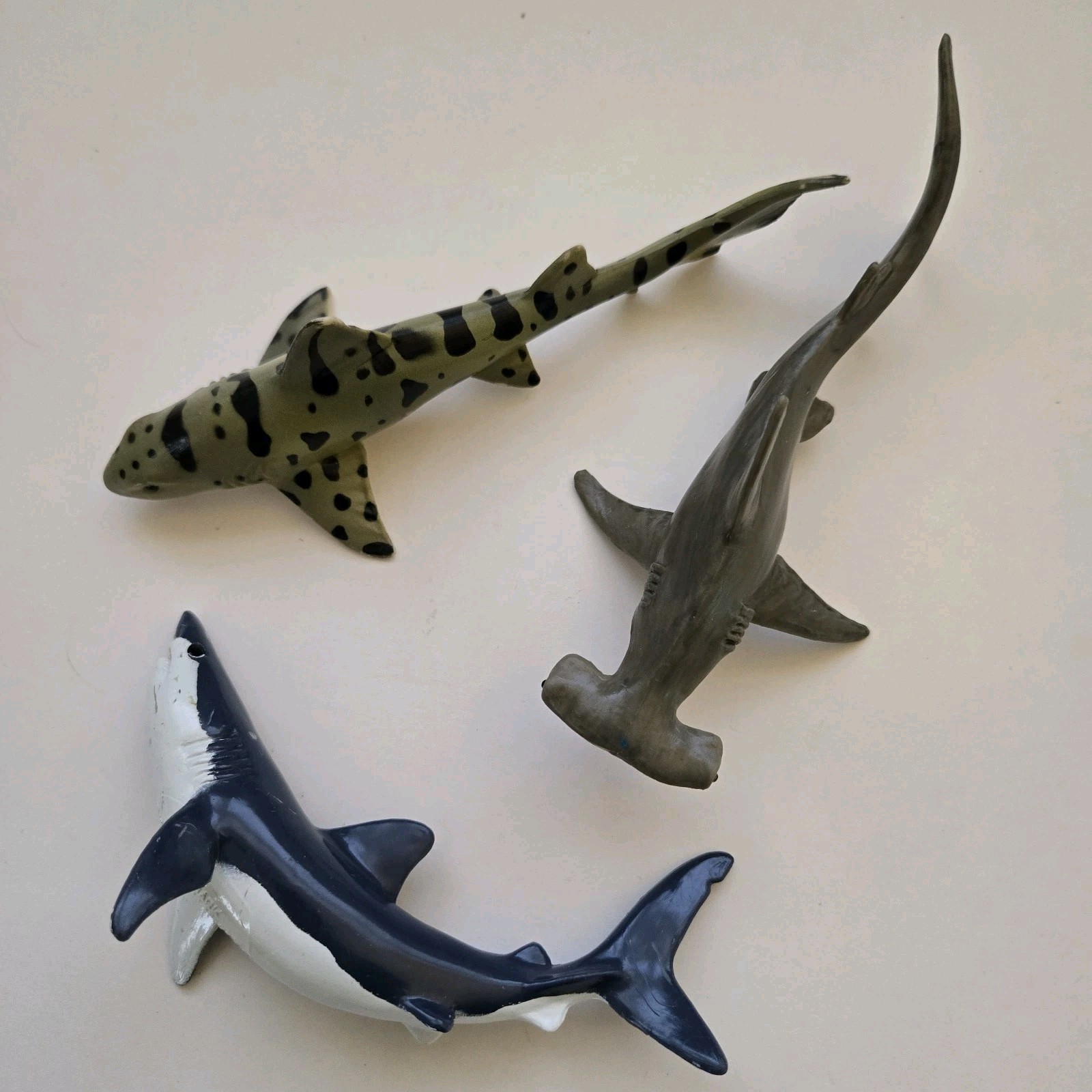 Vintage 1990’s SAFARI LTD Sharks & Whales Lot of Five 6″ Figures