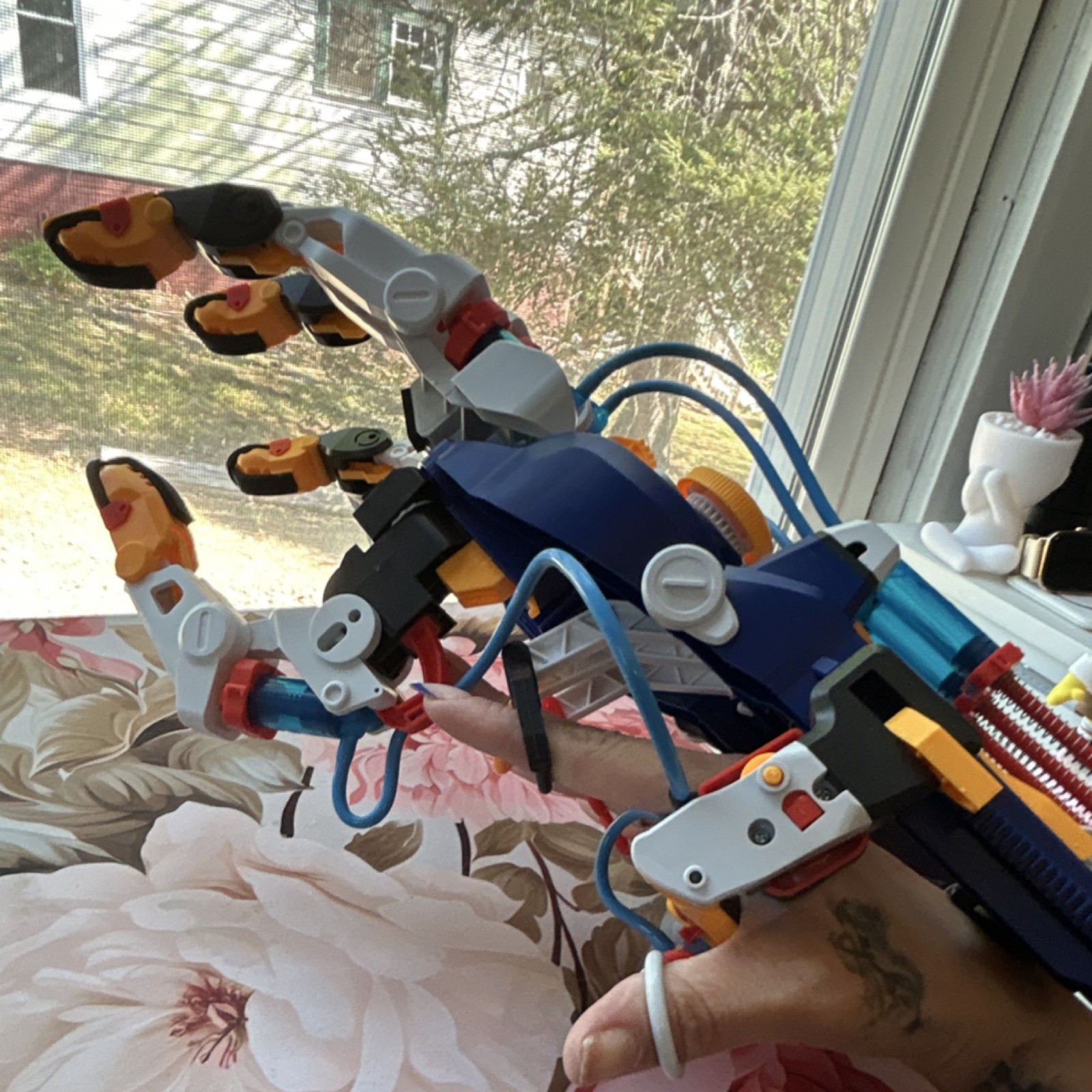 Thames & Kosmos Mega Cyborg Hand Science Educational Toy Kit 8-16 Years