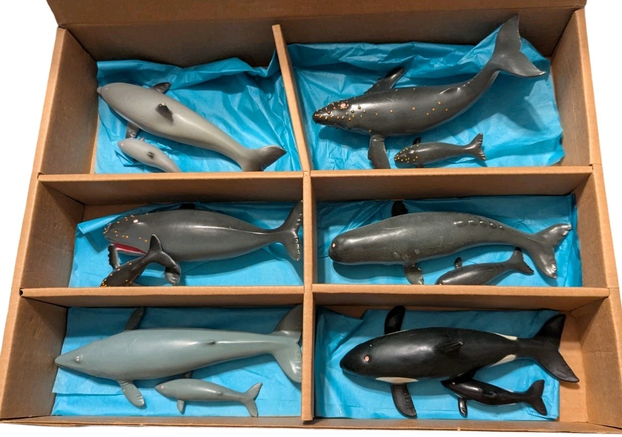 Vintage Whales Of The World 6 Whales w/ Babies 1990 Hard Rubber Toys, Zoobook