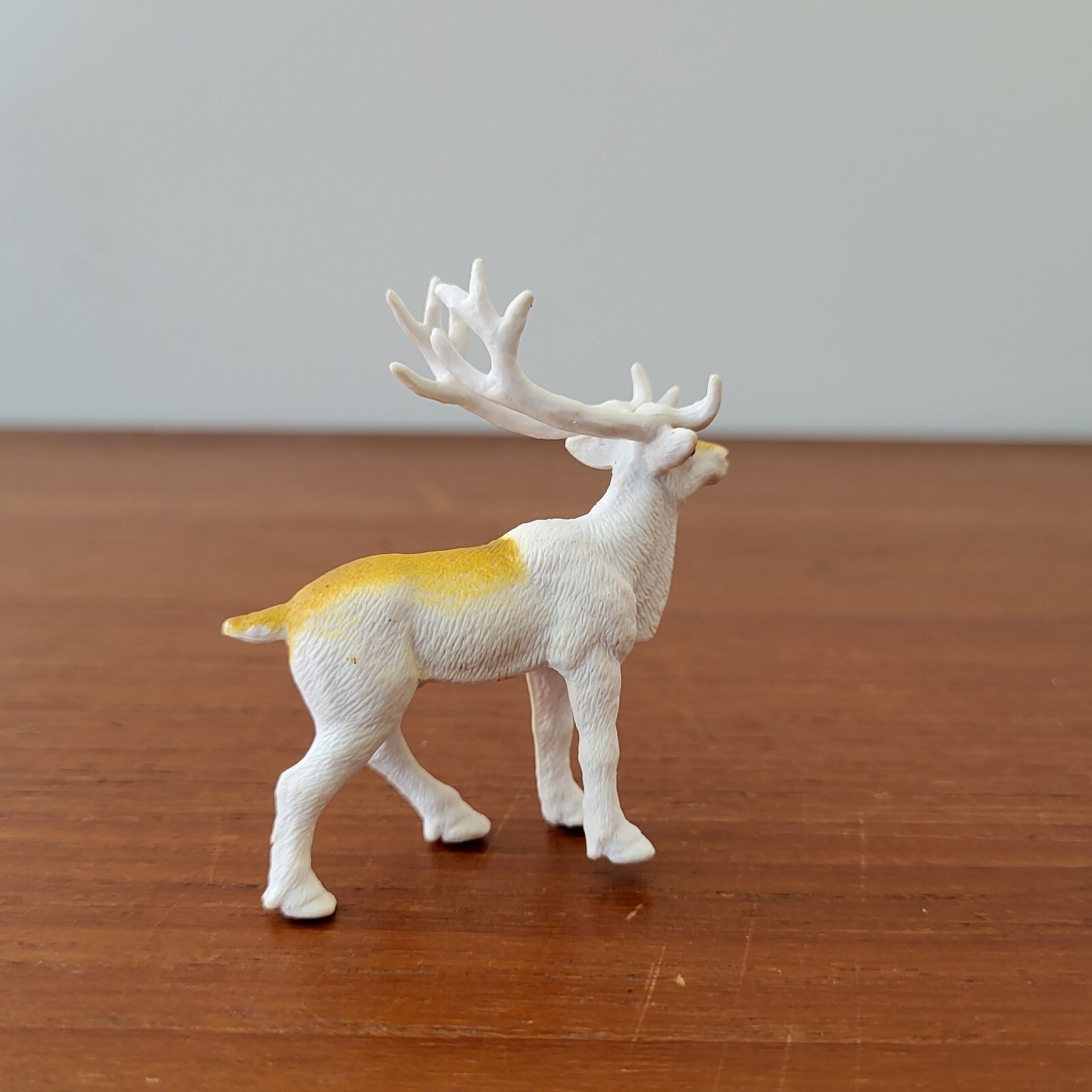 Safari Ltd Caribou Figure Toy Cake Topper Minor Wearing Diorama