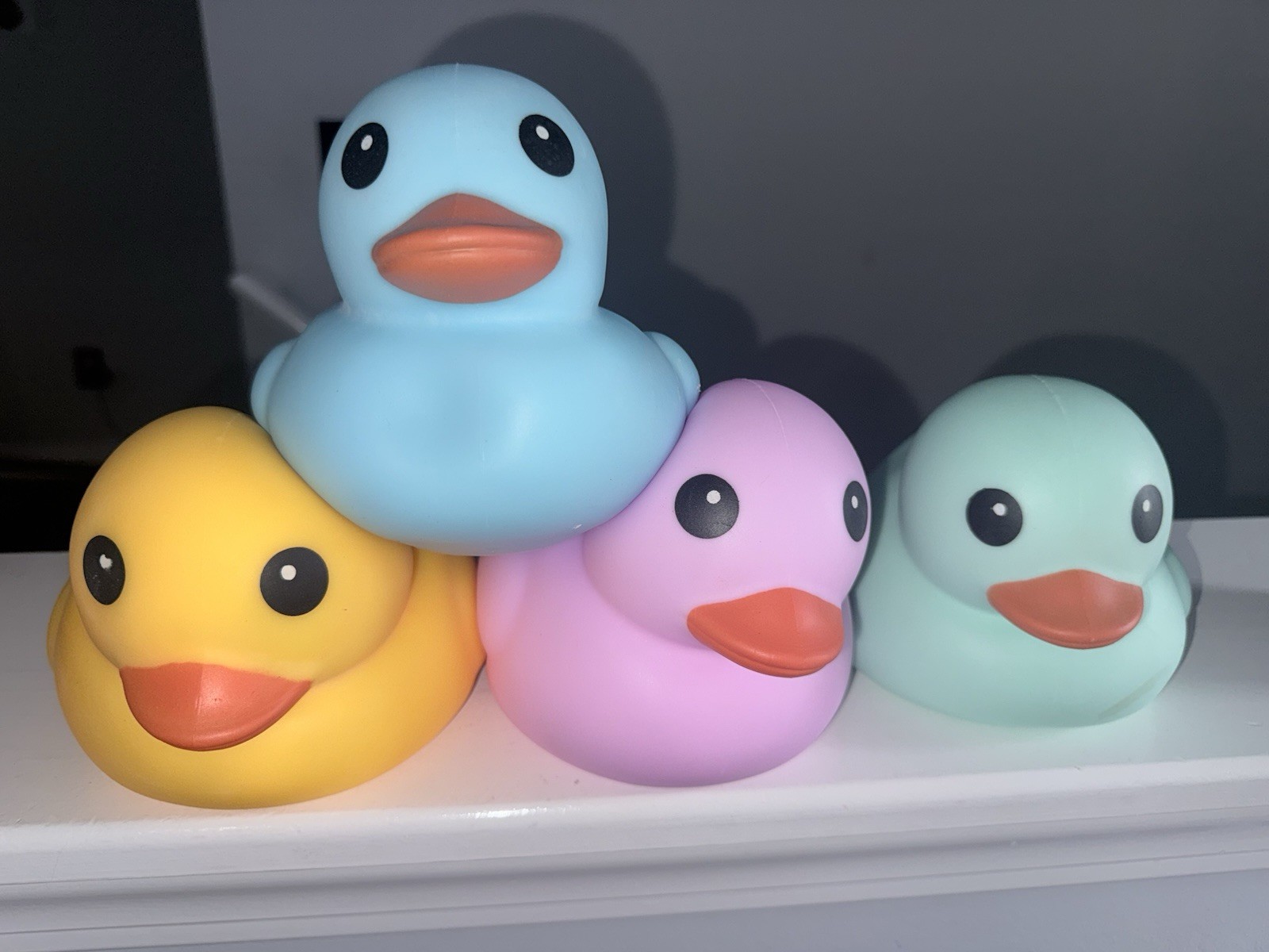 New Bright Color Viral Jumbo Squeeezy Duck Squish Toy Squeezy FAST
