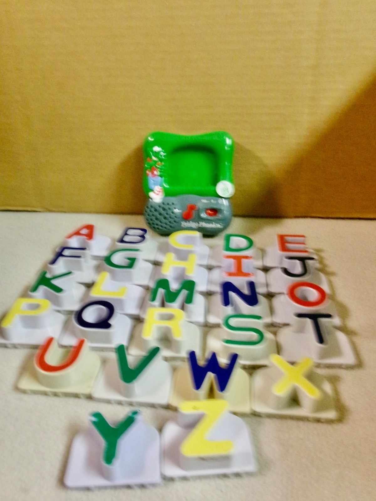 Leap Frog Fridge Phonics Reader and 26 Upper Case Magnetic Letters Tested. (A)
