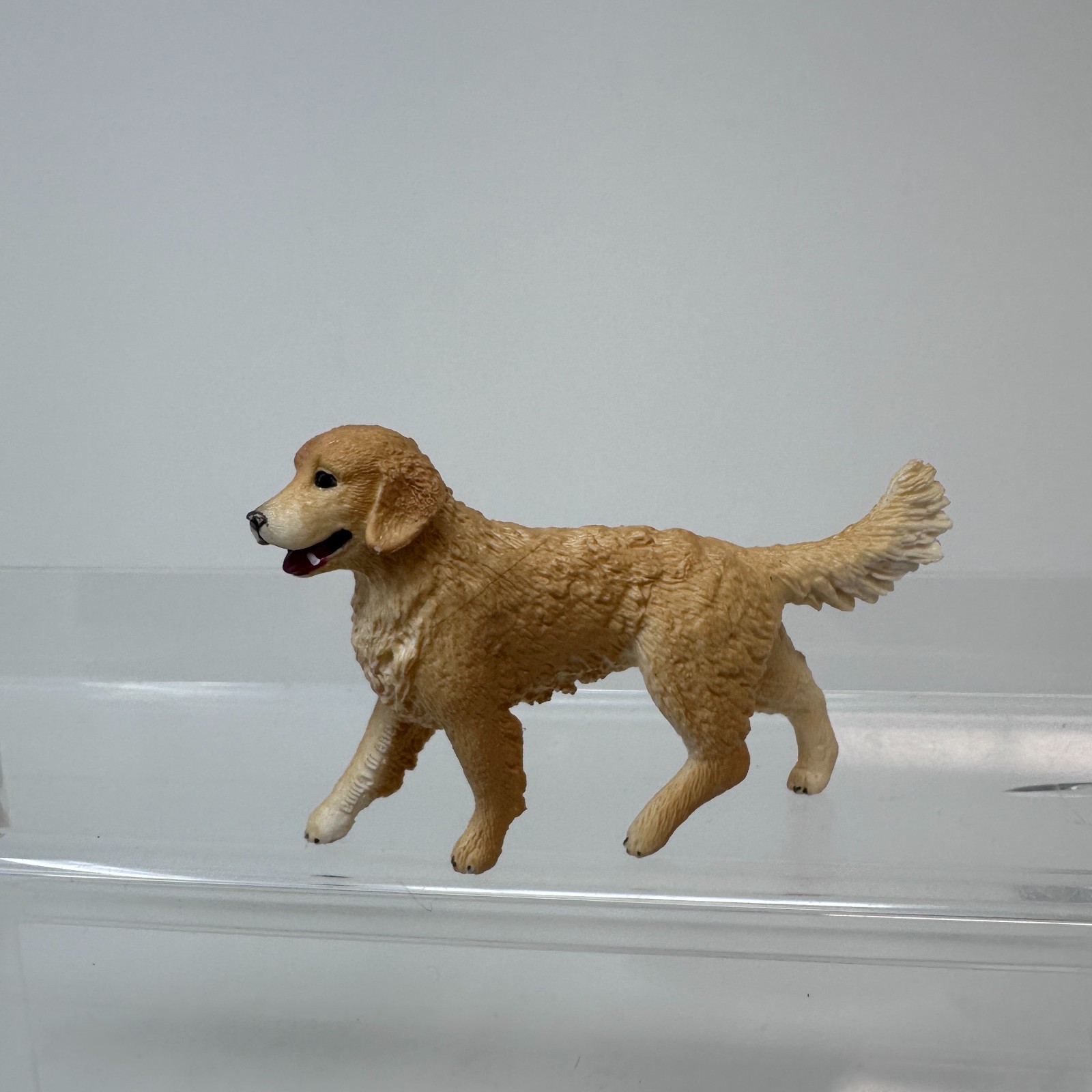 Schleich Golden Retreiver Figure Adult Dog Animal Toy Pet Figurine 3″ 2013