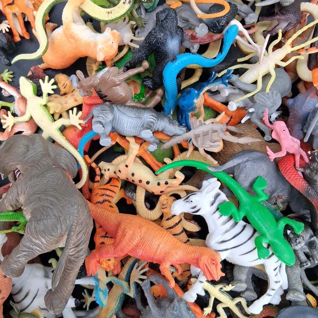 Vintage 236pc Lot Plastic Rubber Wild Animals Dinos Reptiles Bugs Safari & More