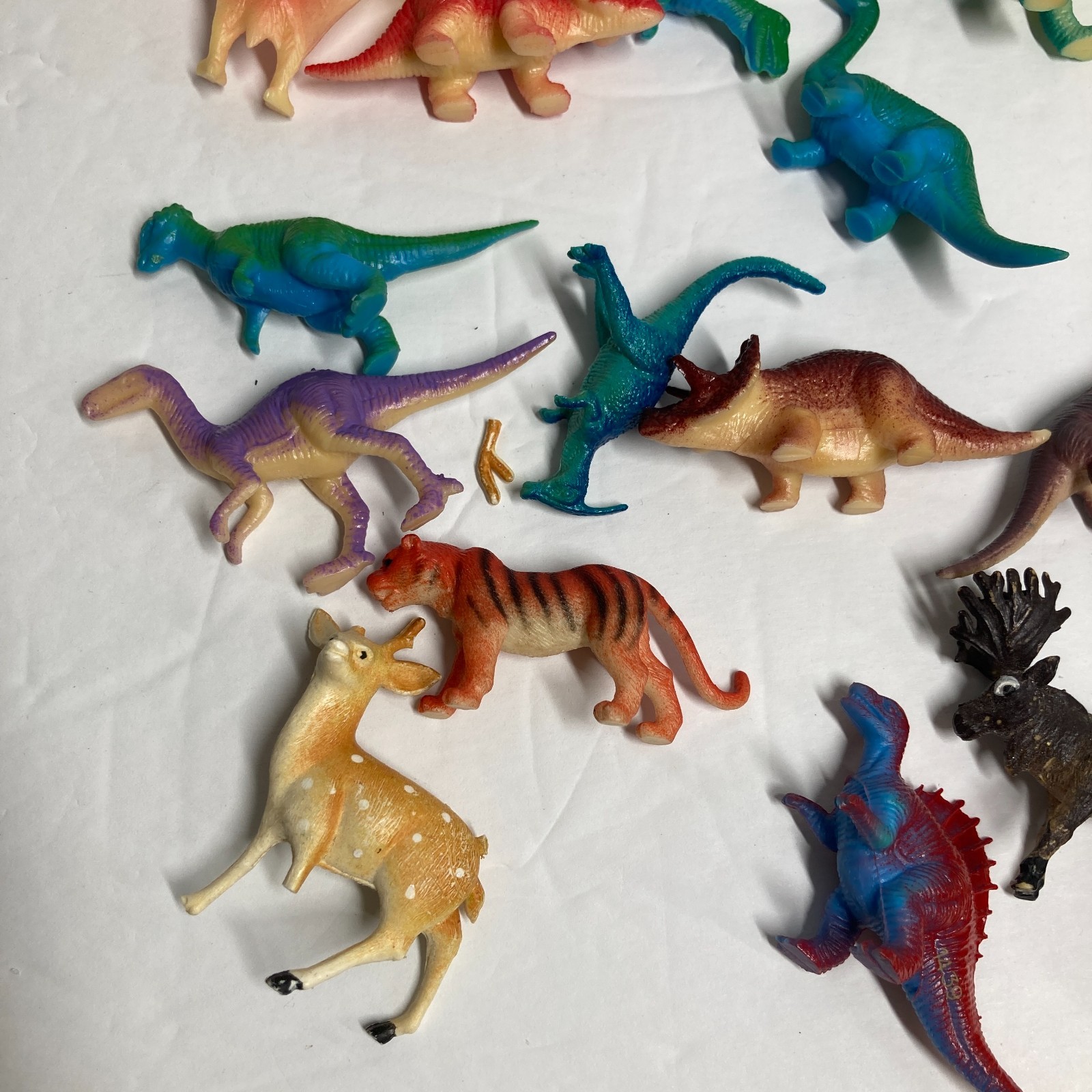 Lot of 24 Plastic Animals Small Dinosaurs, Zoo, Farm Toys Play Vintage FLAWS