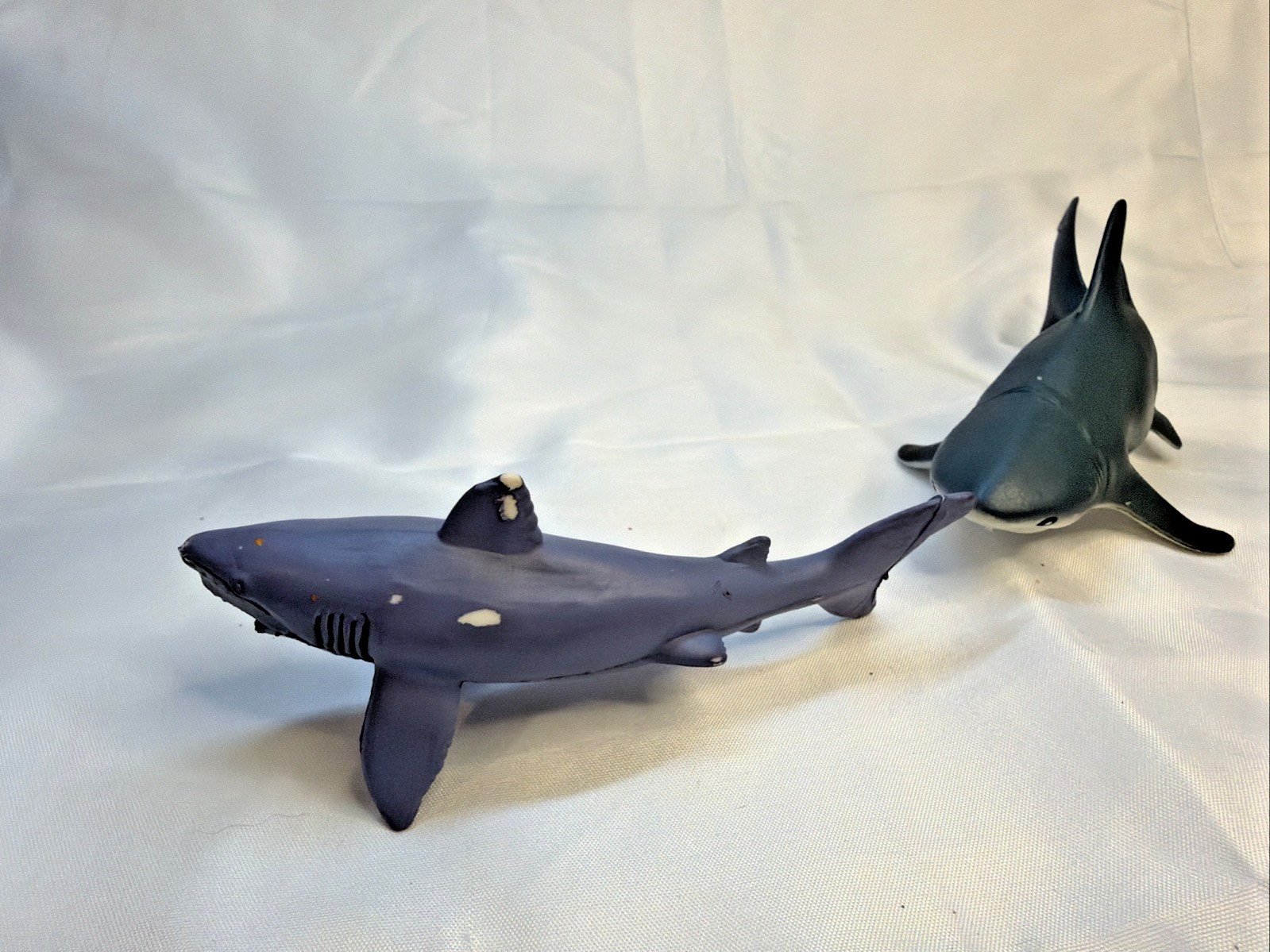 Lot of 4 Shark and 1 Whale Diorama or Plastic Educational Toy