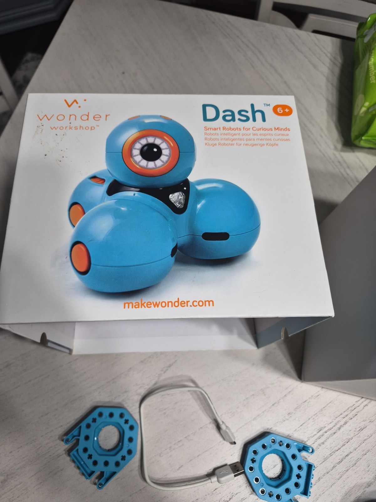 Wonder Workshop Dash Smart Robot For Curious Minds Model Coding Toy With Cards