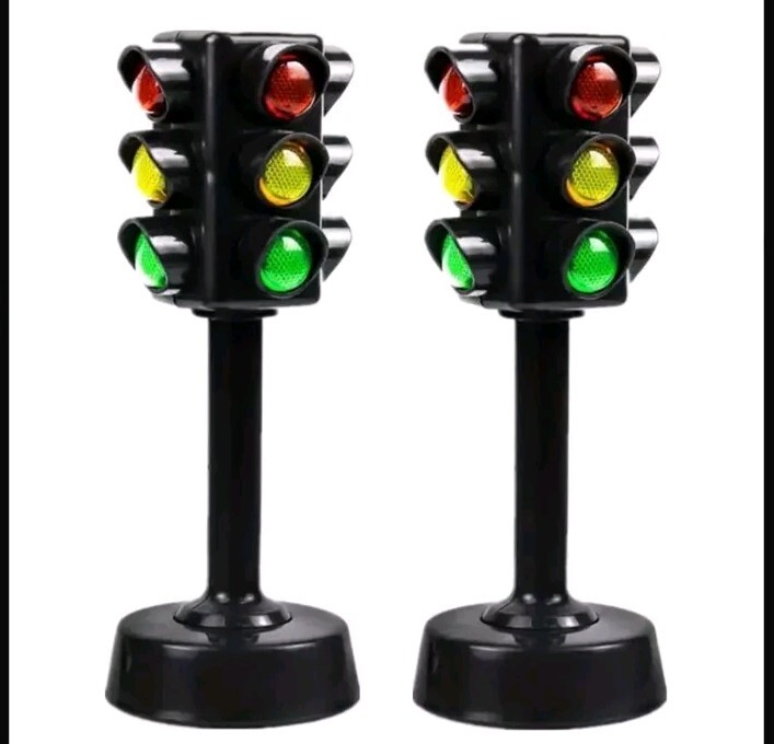 Mini Road Safety Traffic Light Plastic Model Kids Educational Toy Set Of 2