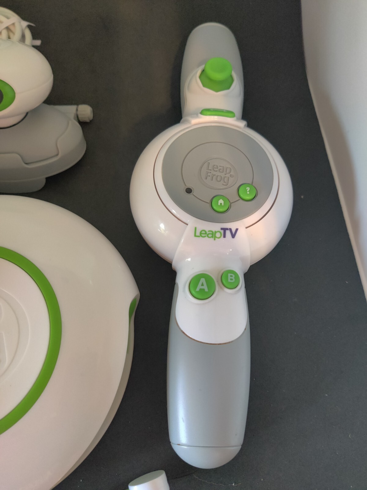 LeapFrog Leap TV Educational Video Game Console Gaming Motion Sensing & Leap pad
