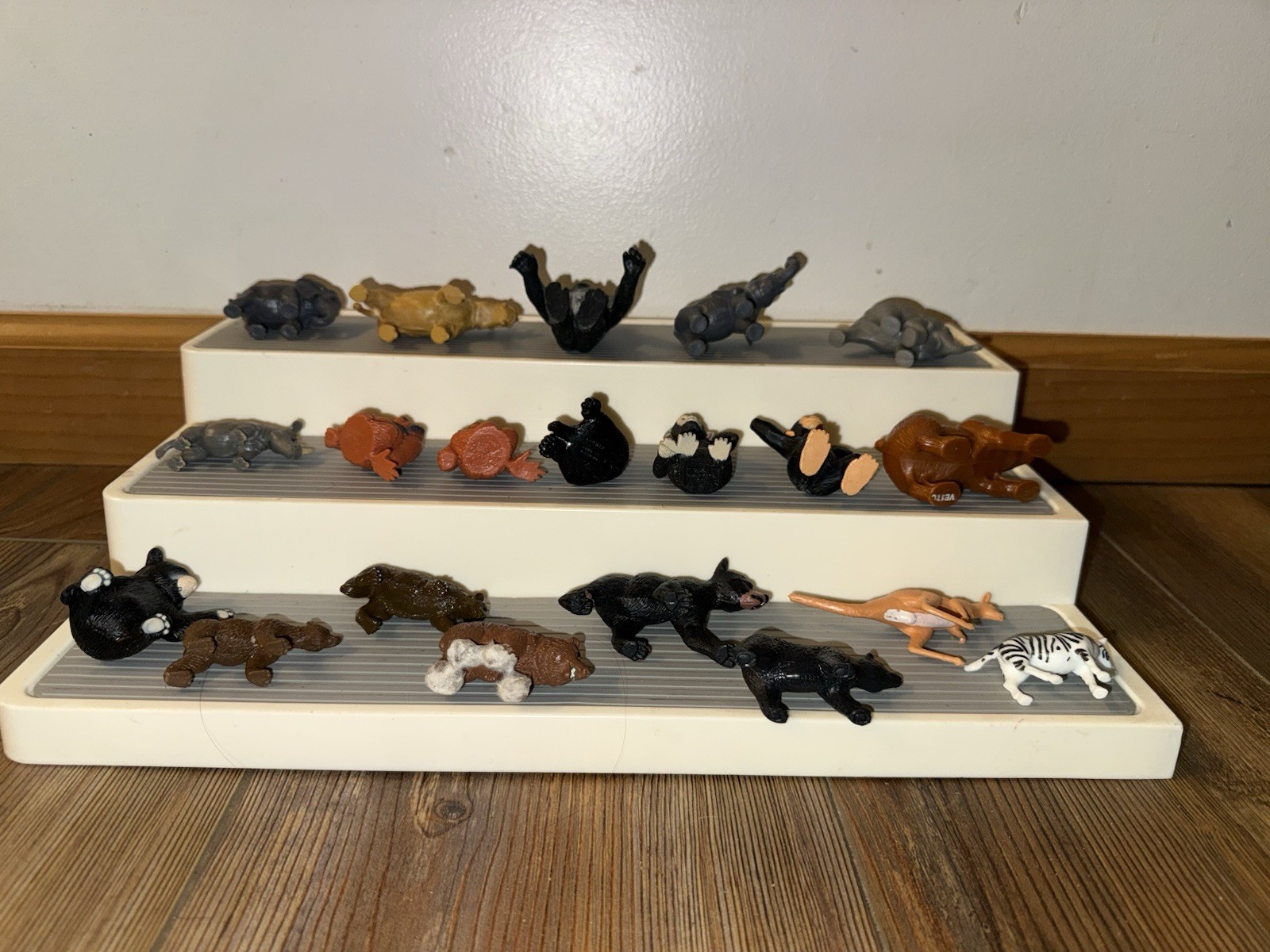 Small Animal Figure Mixed Lot of 20 Figures Jungle Safari zoo Bear Gorilla
