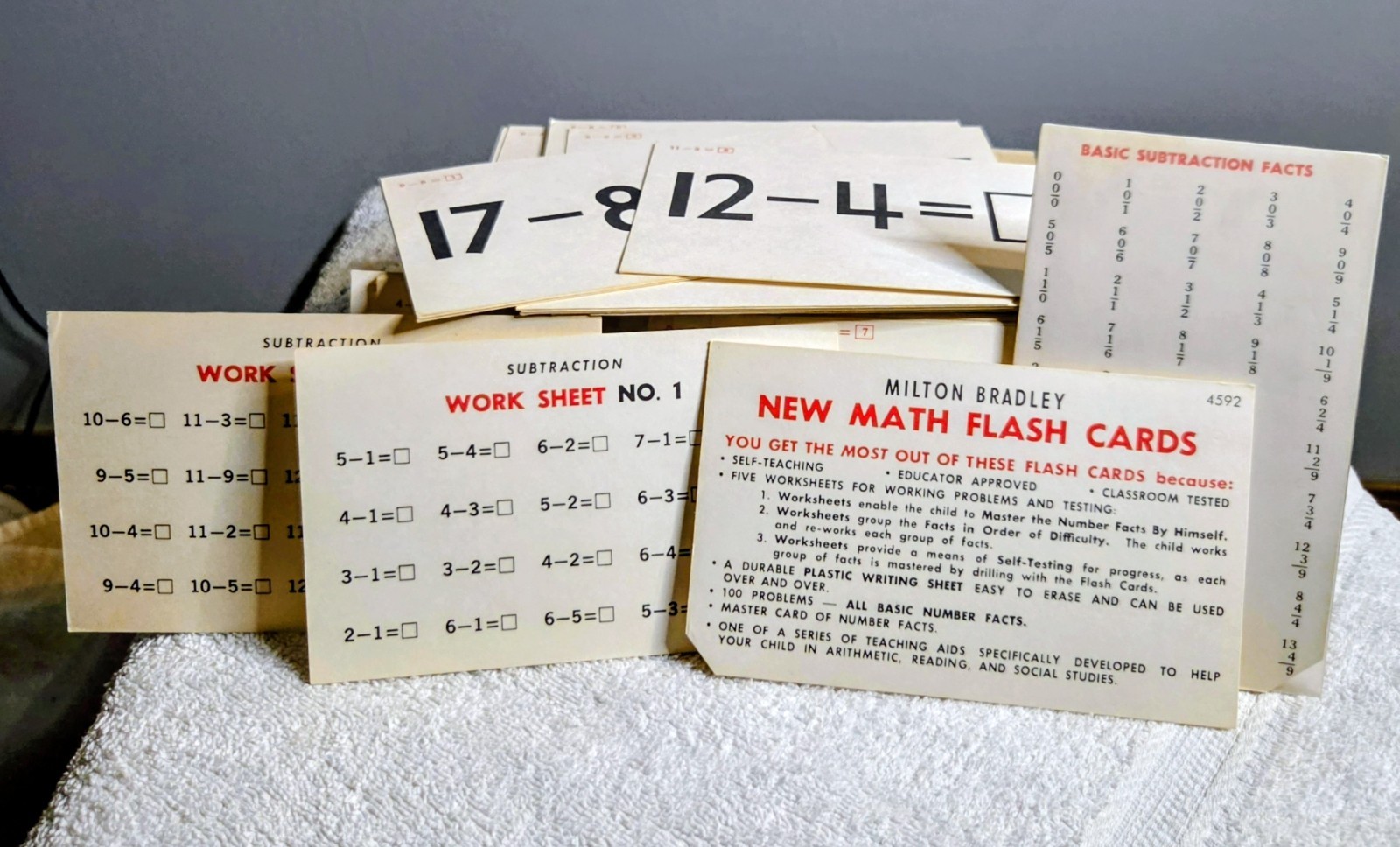 ​Vintage 1965 Milton Bradley New Math Subtraction Flash Cards Set #4592 Complete